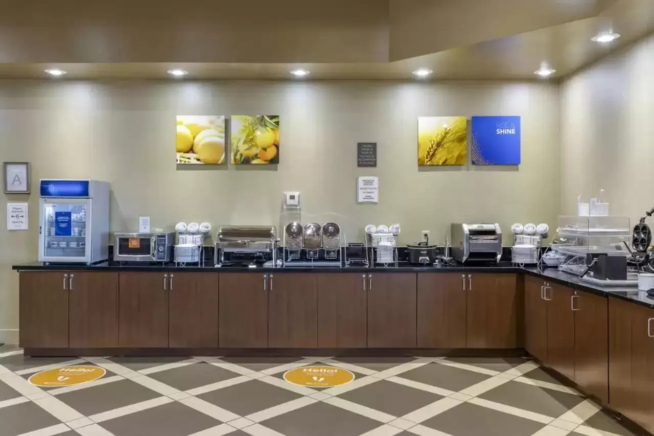 Coffee/tea facilities, Restaurant/Places to Eat in Comfort Suites Batesville