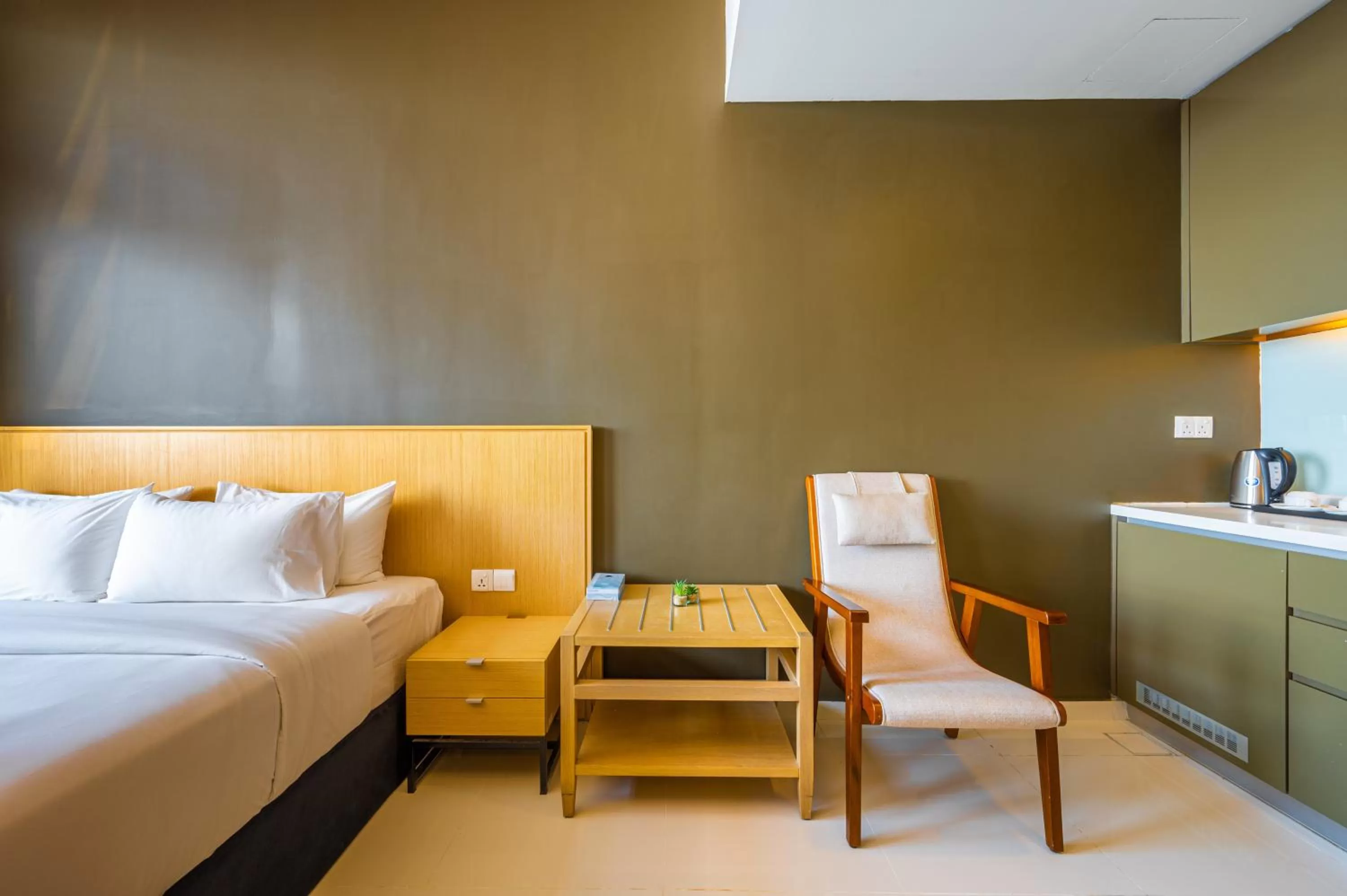 Bedroom, Bed in Greystone 99 Suites