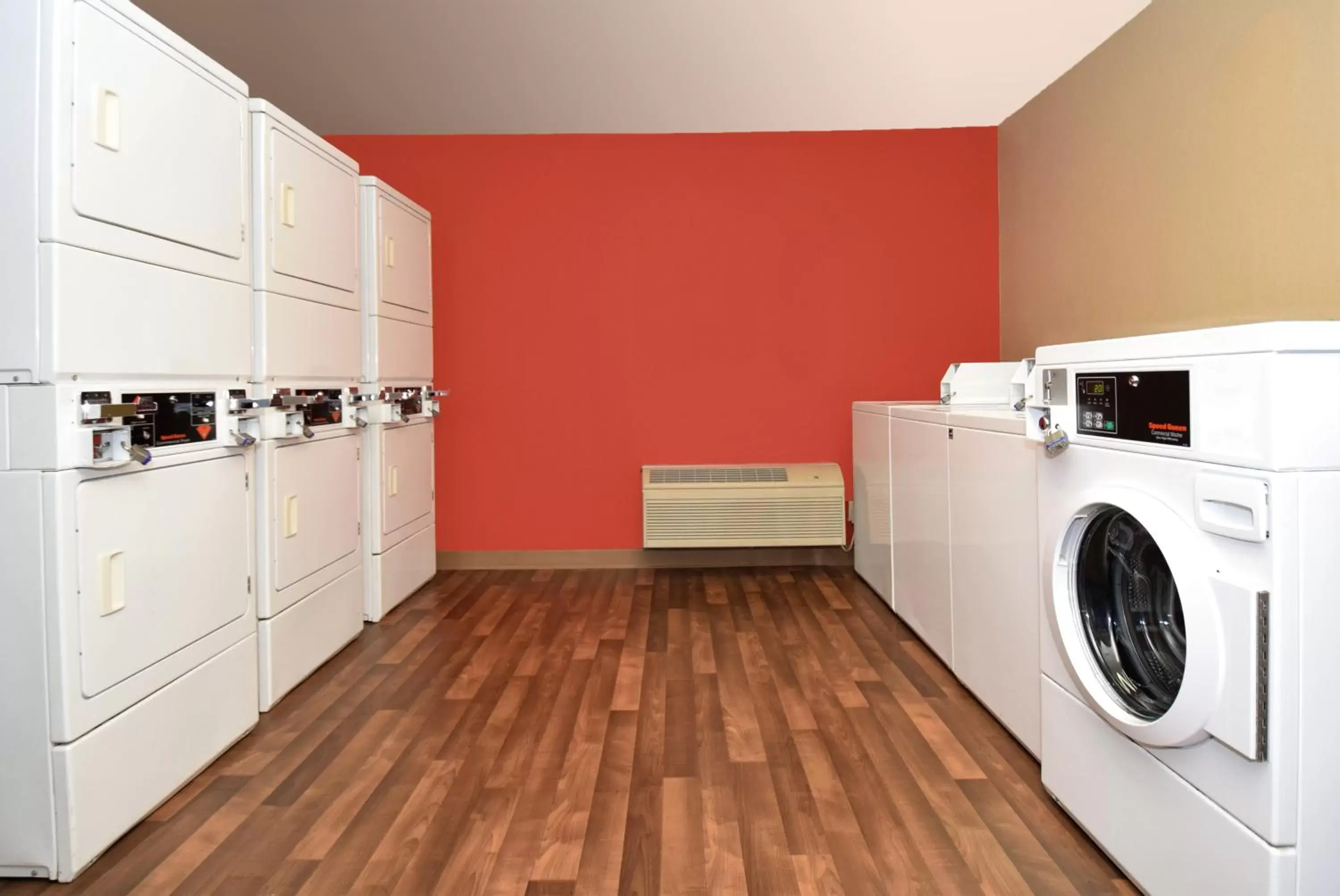 laundry, Kitchen/Kitchenette in Extended Stay America Suites - Richmond - W Broad Street - Glenside - South