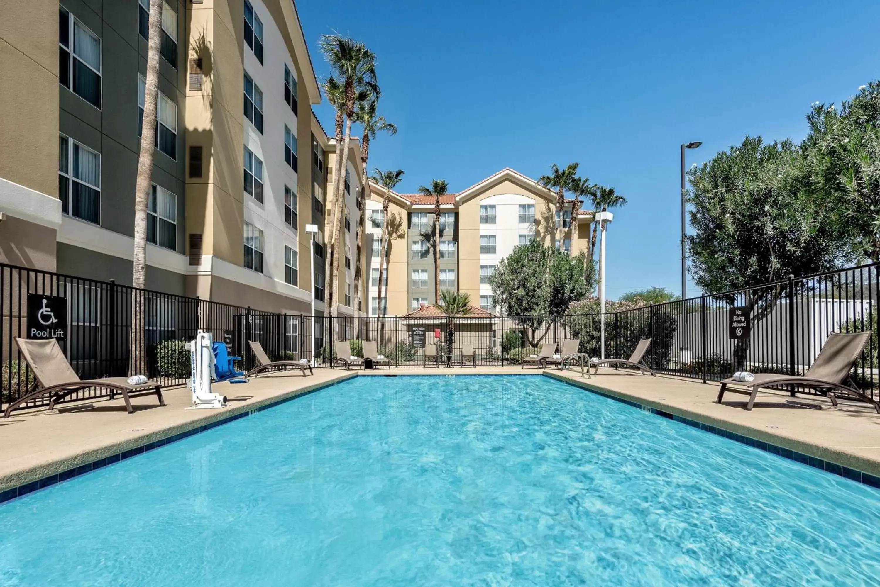 Pool view, Swimming Pool in Homewood Suites Phoenix-Metro Center