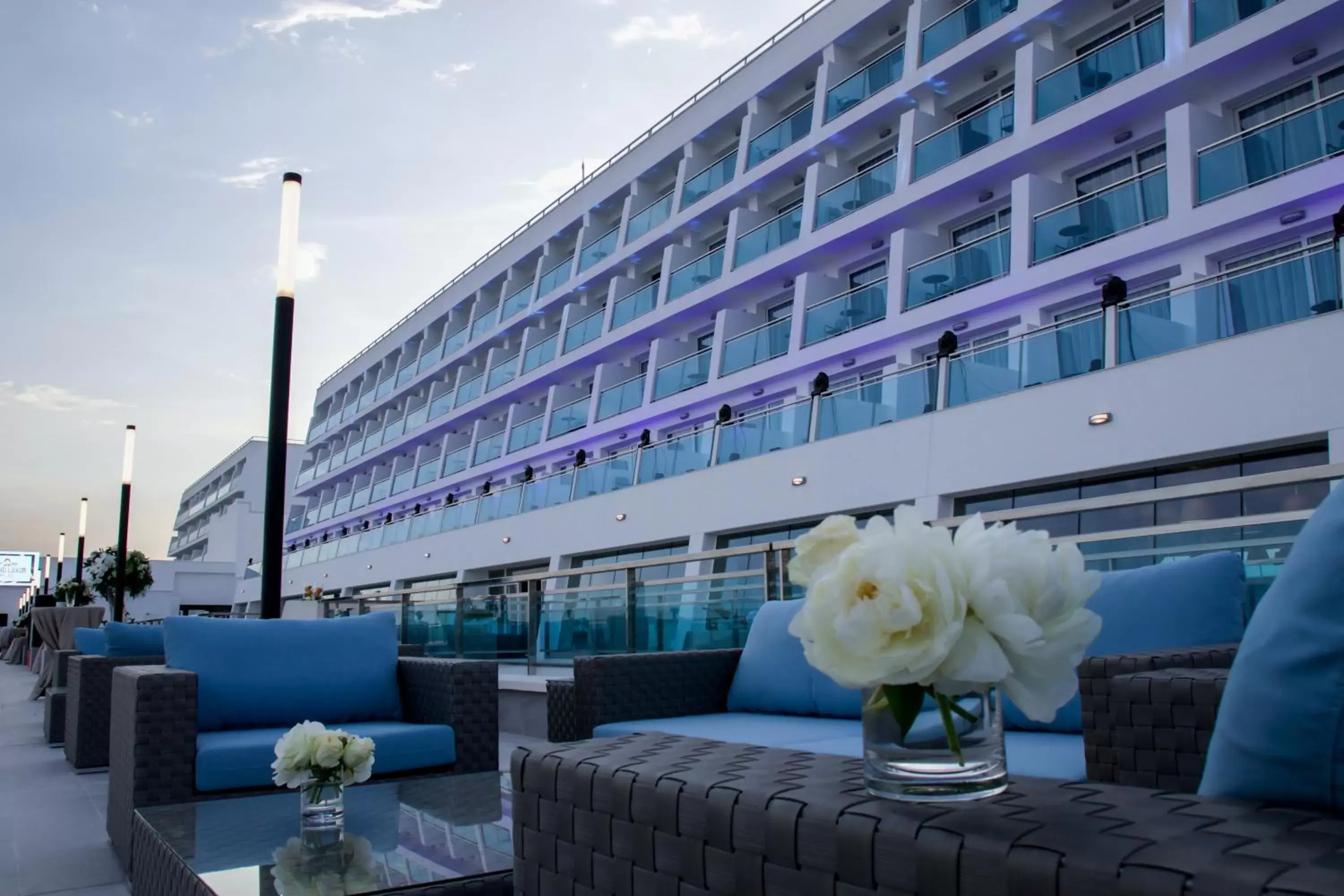 Facade/entrance, Lounge/Bar in Grand Luxor Hotel