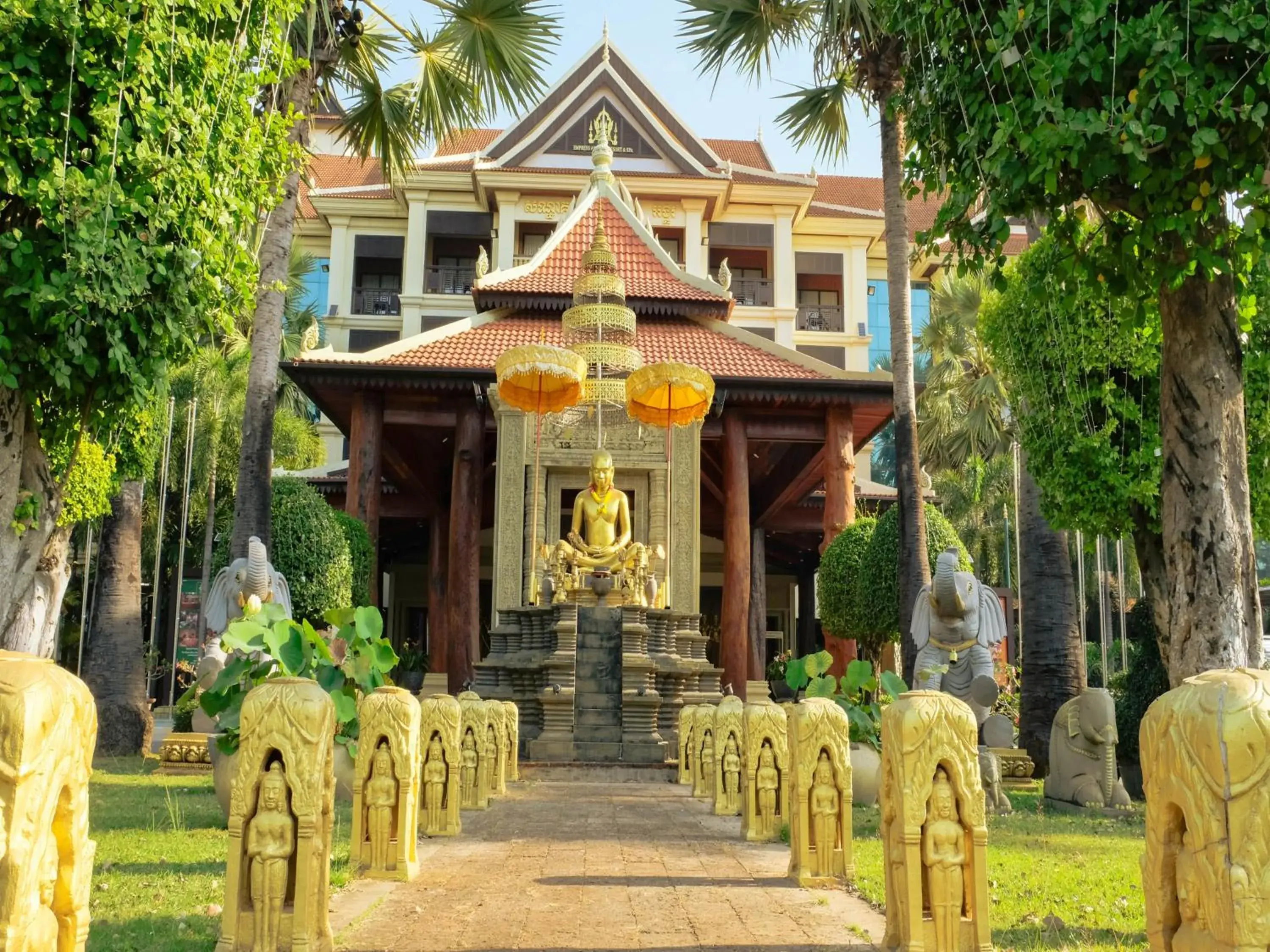 Garden in Empress Angkor Resort & Spa