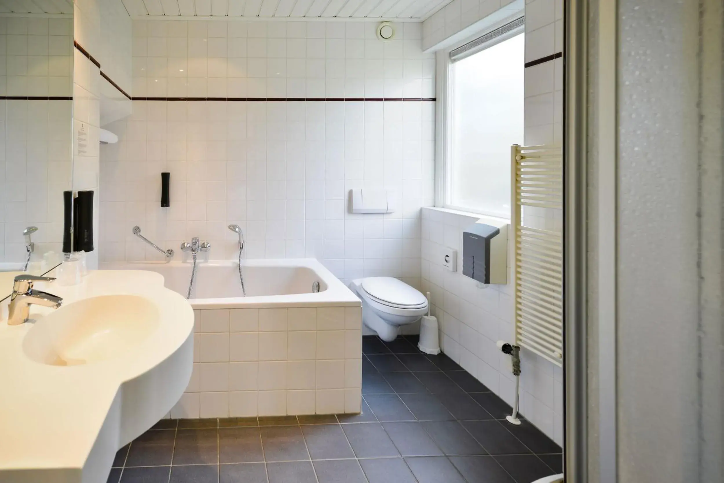 Bathroom in Fletcher Hotel Restaurant Victoria-Hoenderloo