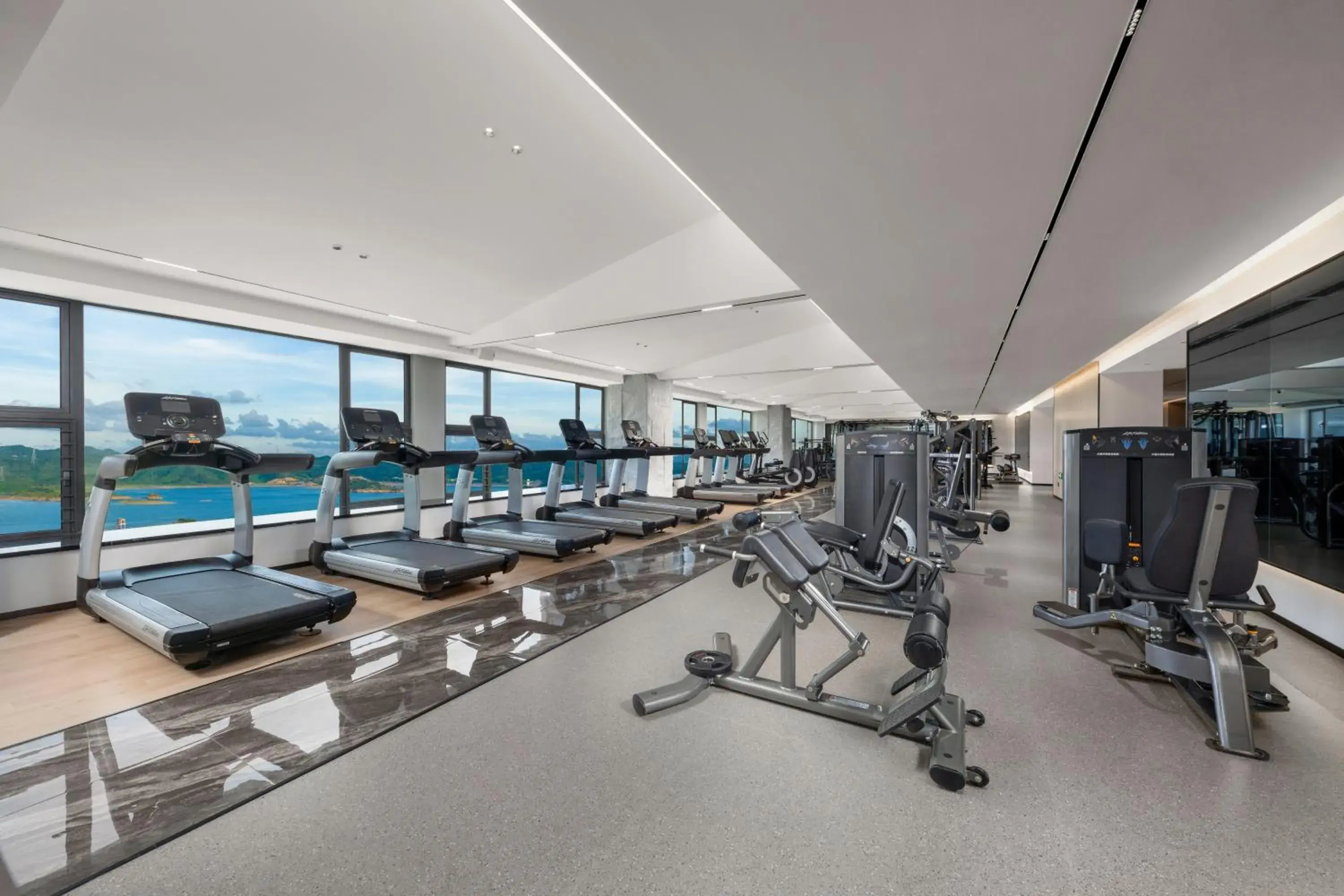 Fitness centre/facilities in EVEN Hotels Shenzhen Guangming Cloud Park by IHG Fitness centre/facilities in EVEN Hotels Shenzhen Guangming Cloud Park by IHG