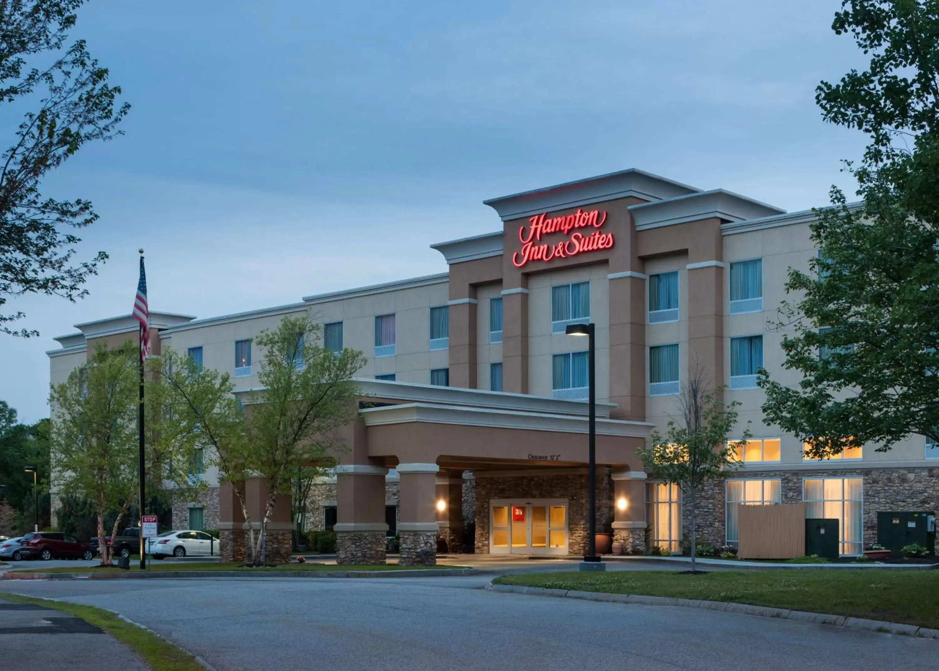 Property Building in Hampton Inn & Suites Westford-Chelmsford