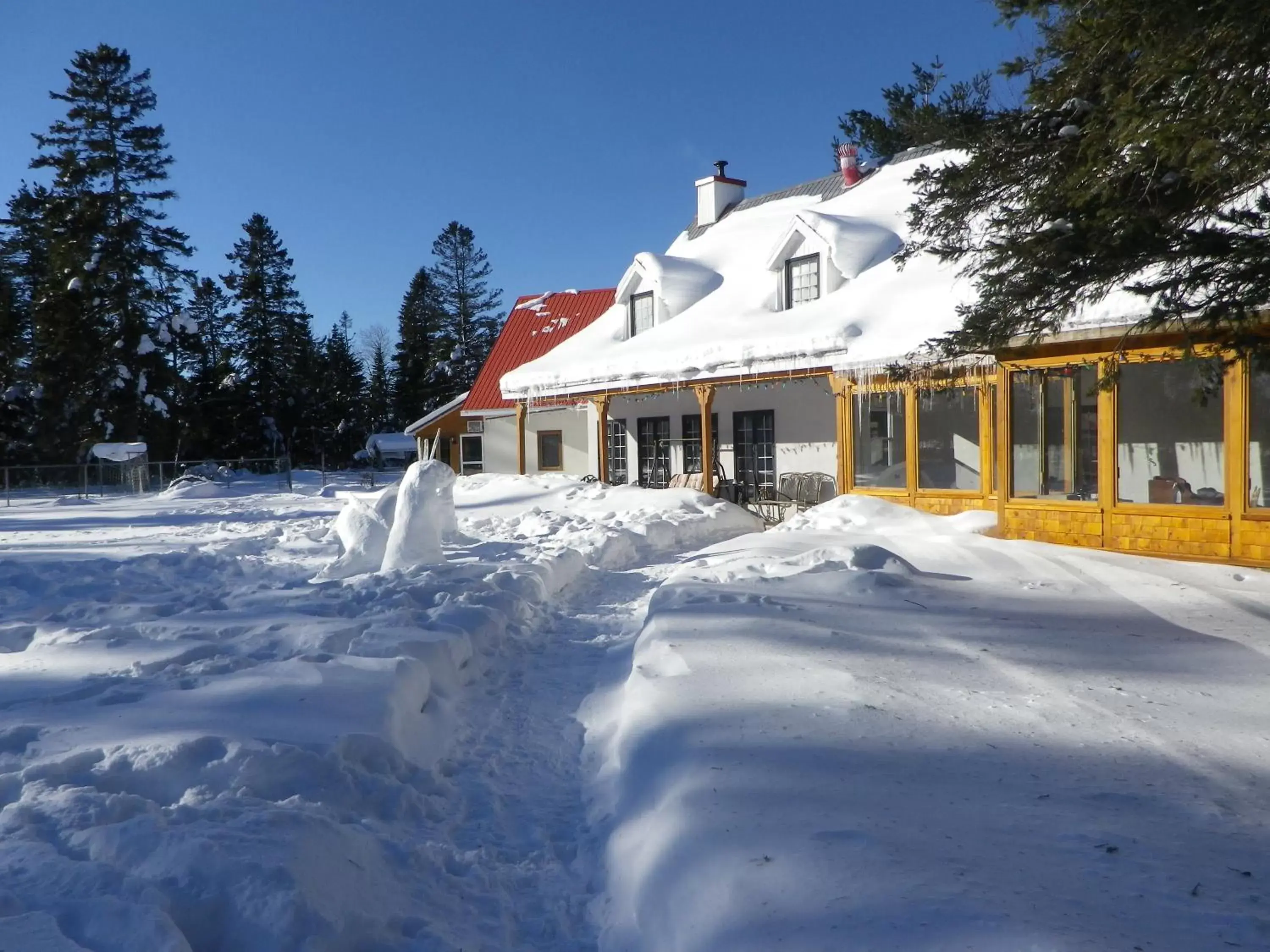 Property building, Winter in Auberge La Seigneurie Valcartier