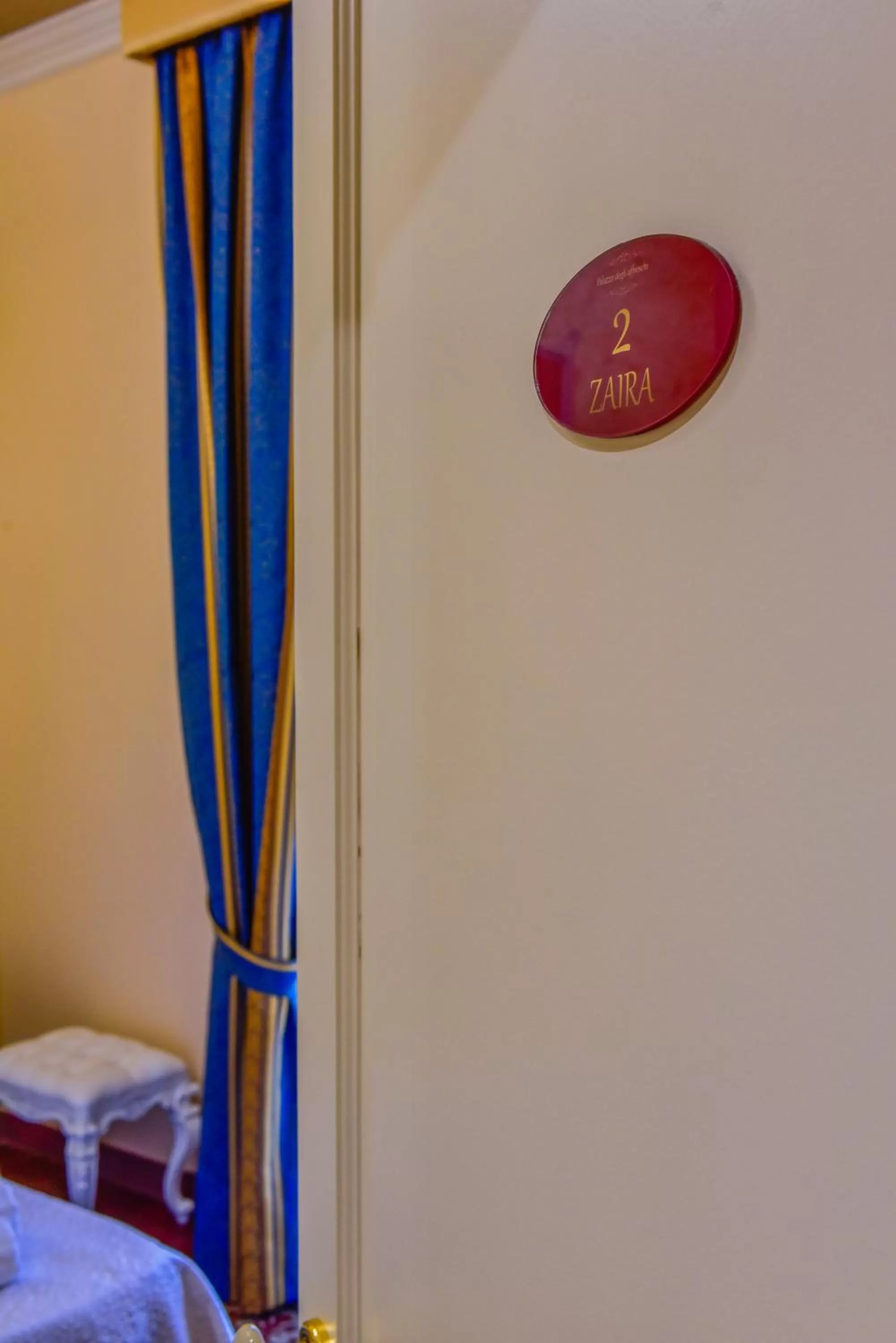 Logo/Certificate/Sign, Bed in Palazzo degli Affreschi