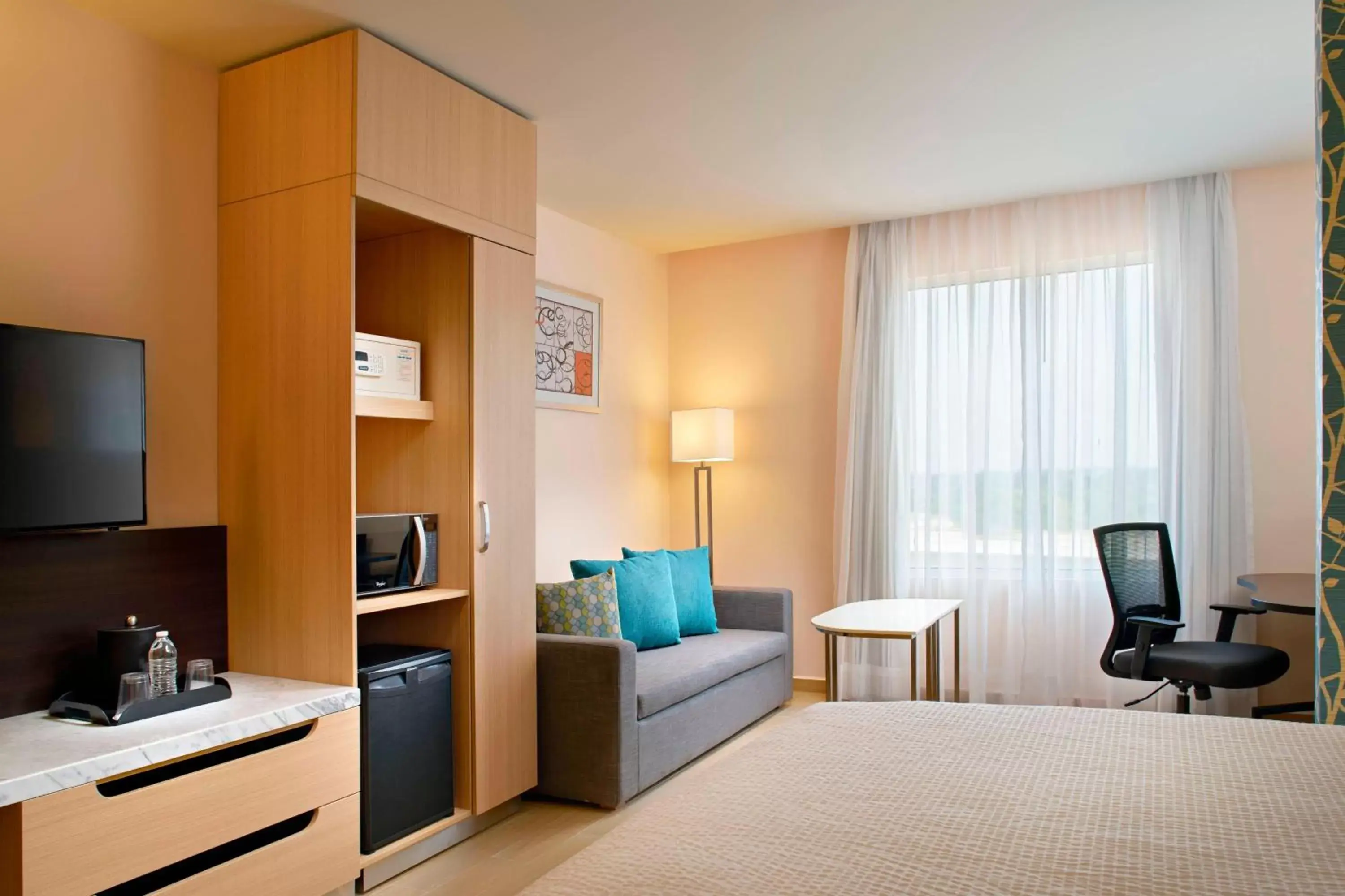 Bedroom, TV/Entertainment Center in Fairfield Inn & Suites by Marriott Villahermosa Tabasco