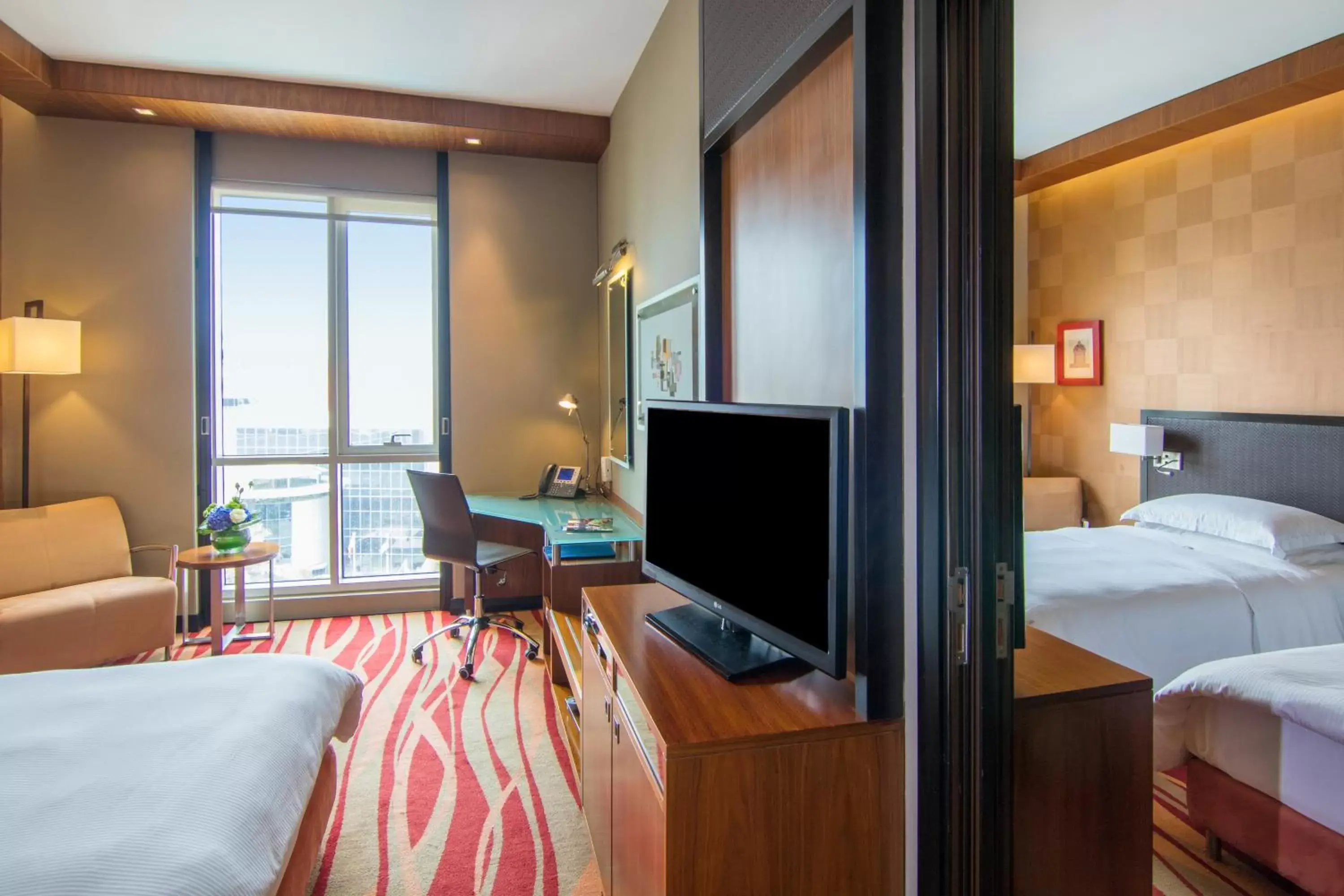 Bedroom, TV/Entertainment Center in Radisson Blu Hotel, Dubai Media City
