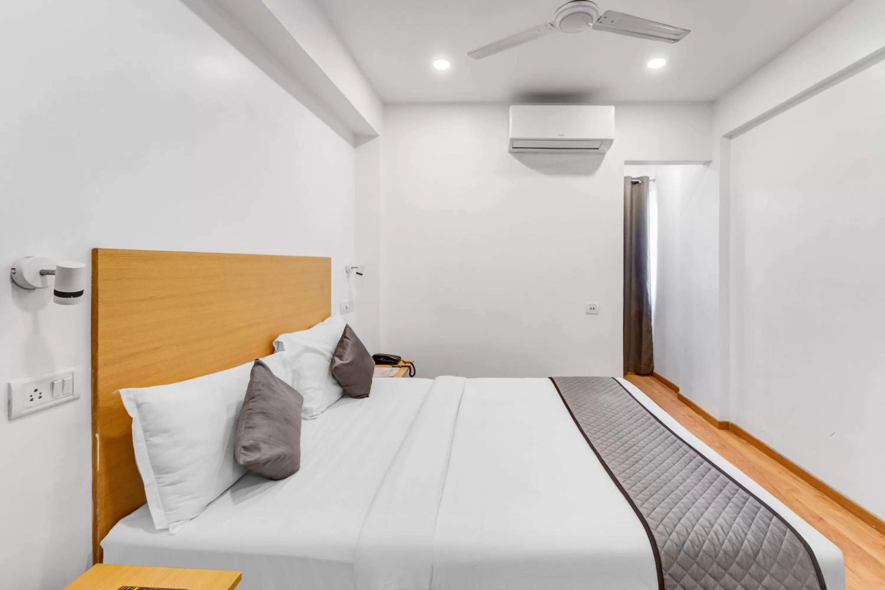 Bed in UPAR Hotels Thoraipakkam, OMR