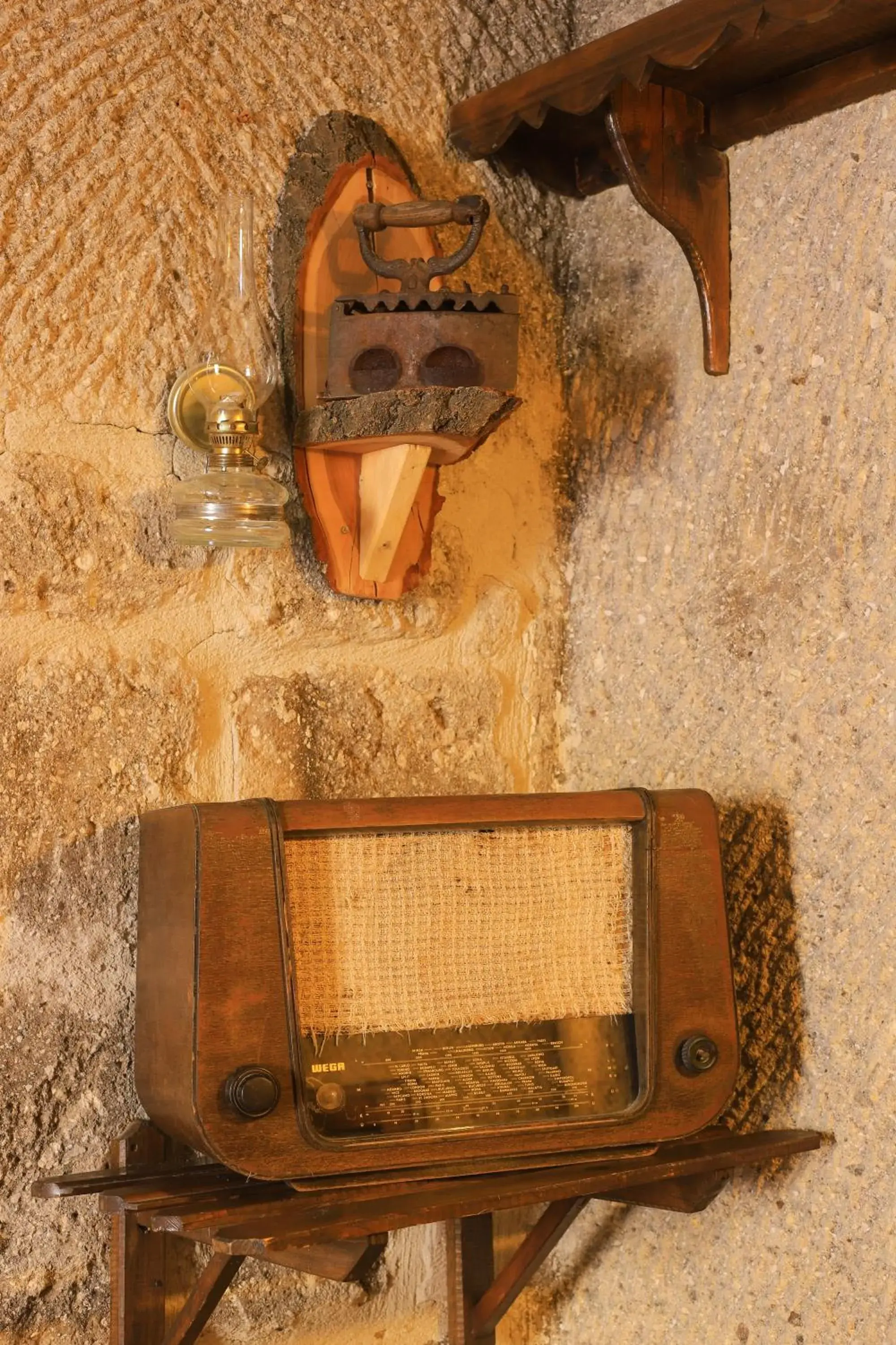 Decorative detail in Antique Terrace Cave Suites