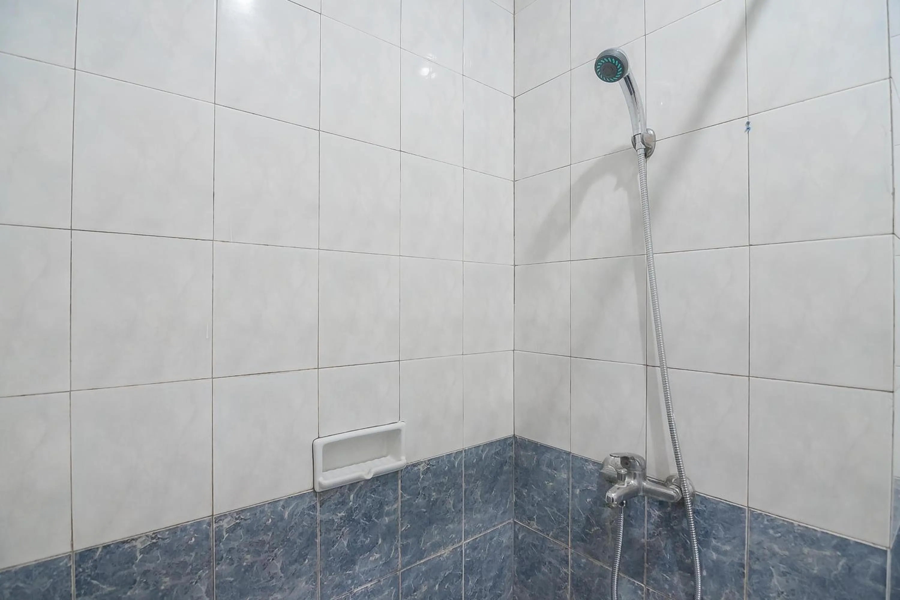 Bathroom in RedDoorz at Amellia Pasteur Bandung