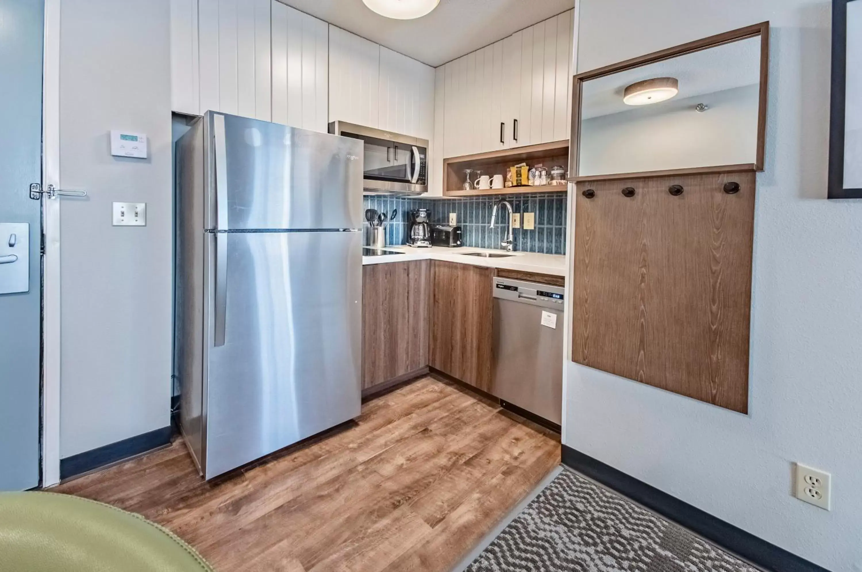 Photo of the whole room, Kitchen/Kitchenette in Staybridge Suites - Cedar Rapids North, an IHG Hotel