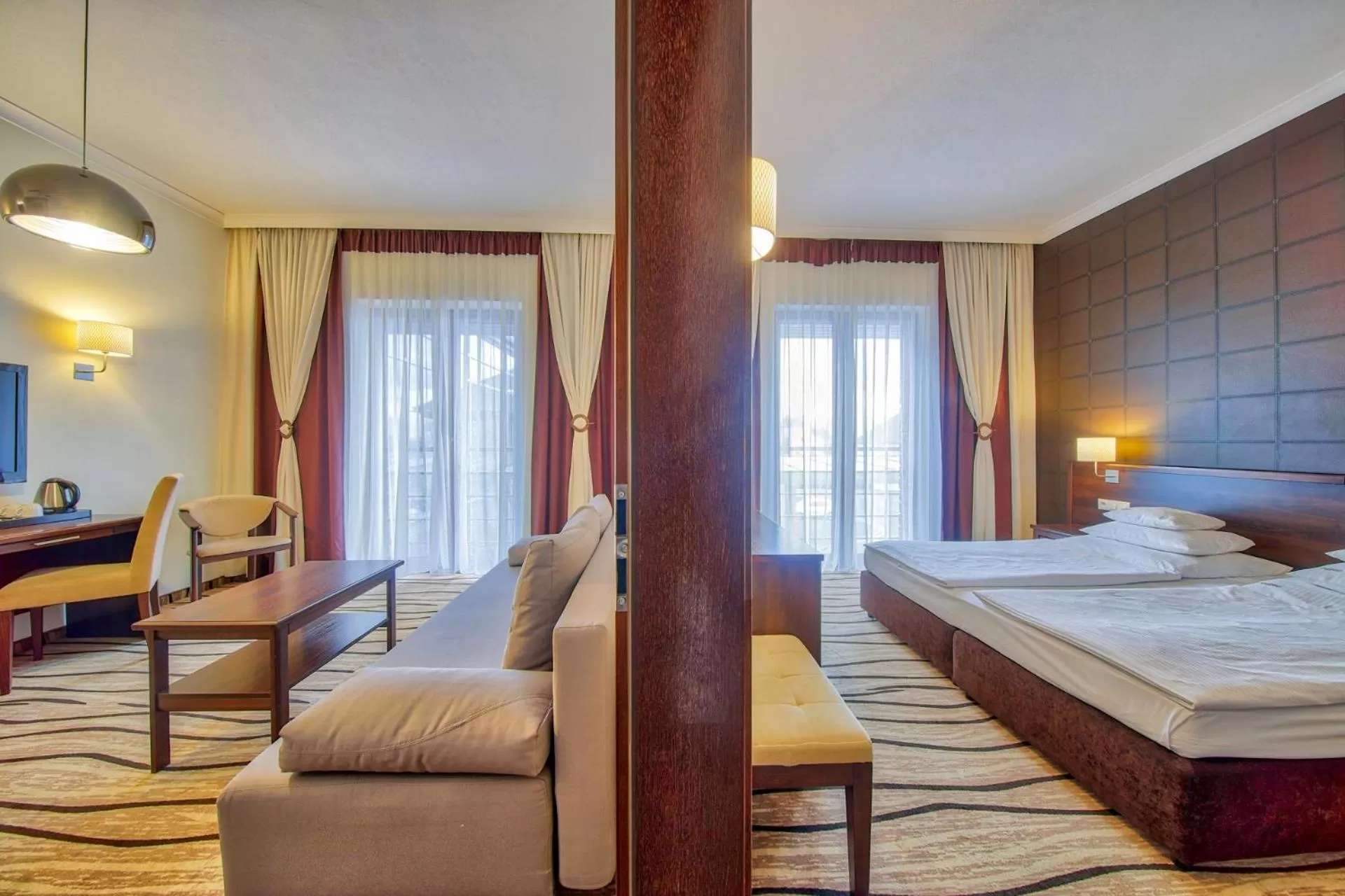 Living room, Bed in Hotel Arkas