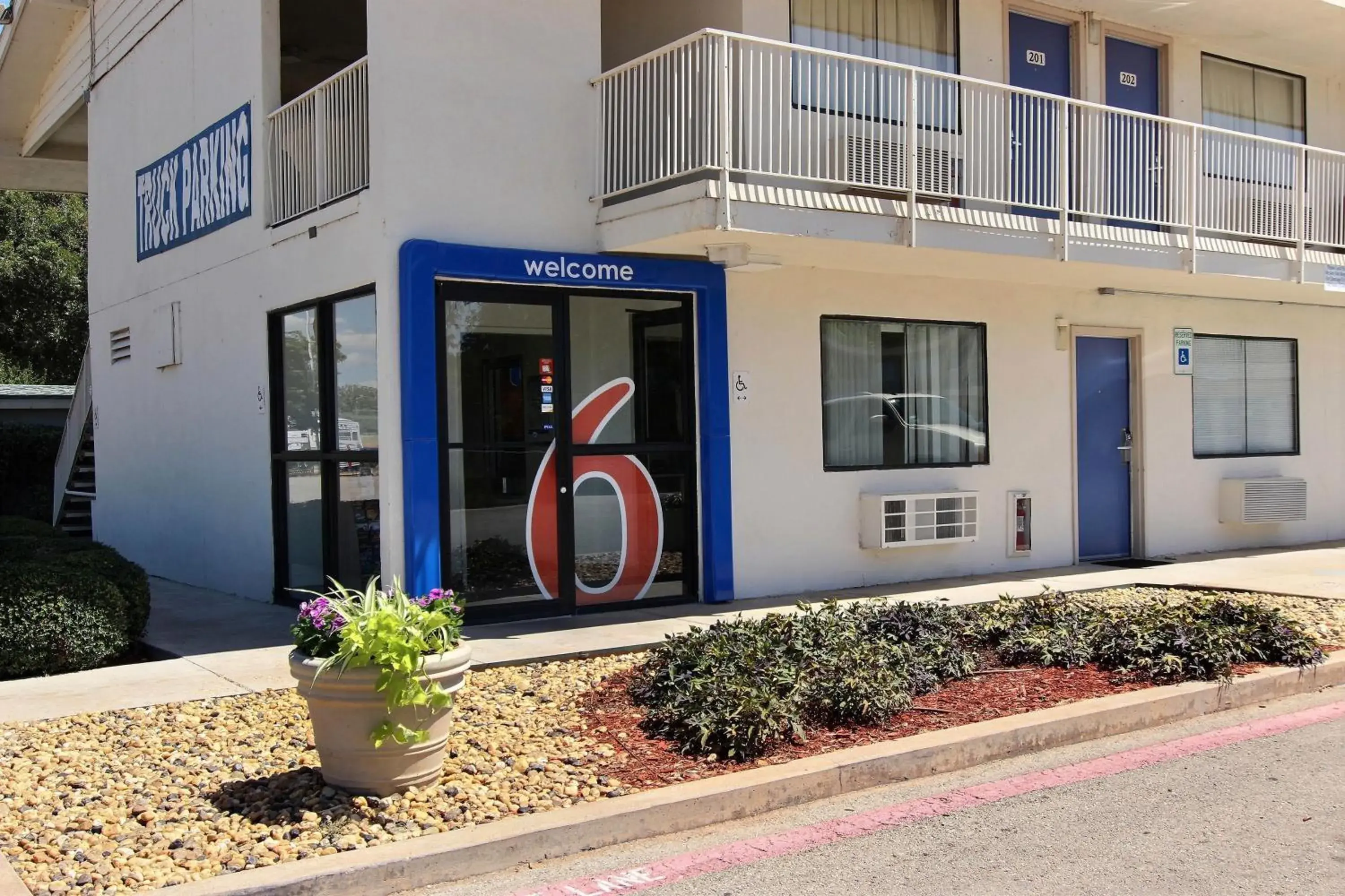 Facade/entrance, Property Building in Motel 6-Abilene, TX