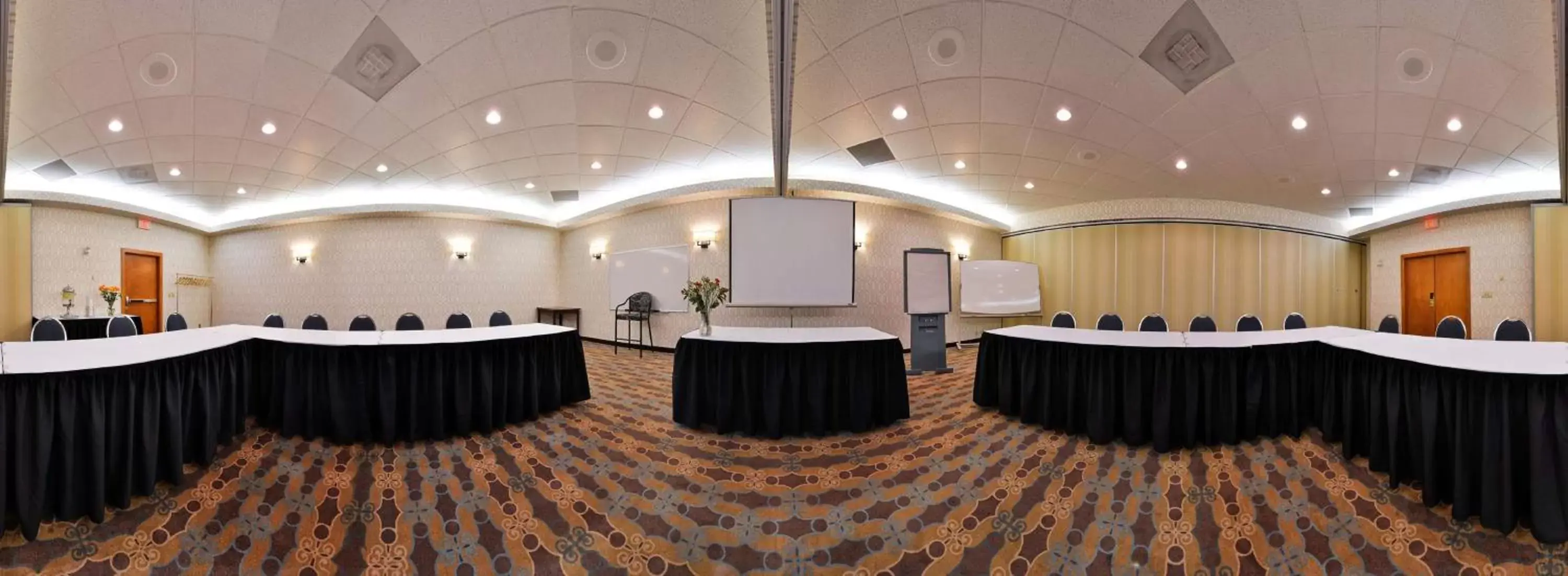 Meeting/conference room in Hampton Inn & Suites by Hilton Calgary University NW