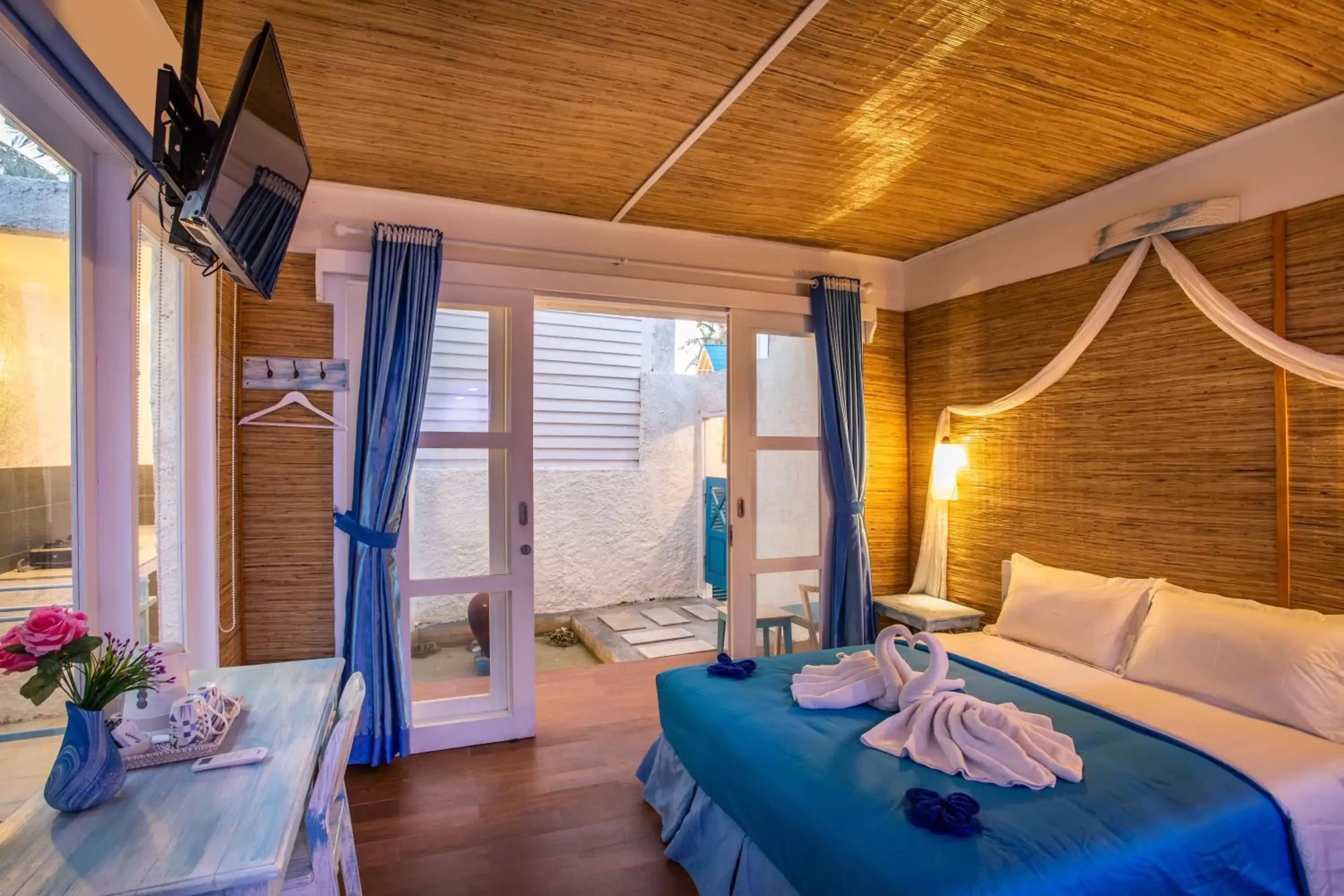 Bedroom in Santorini Beach Resort