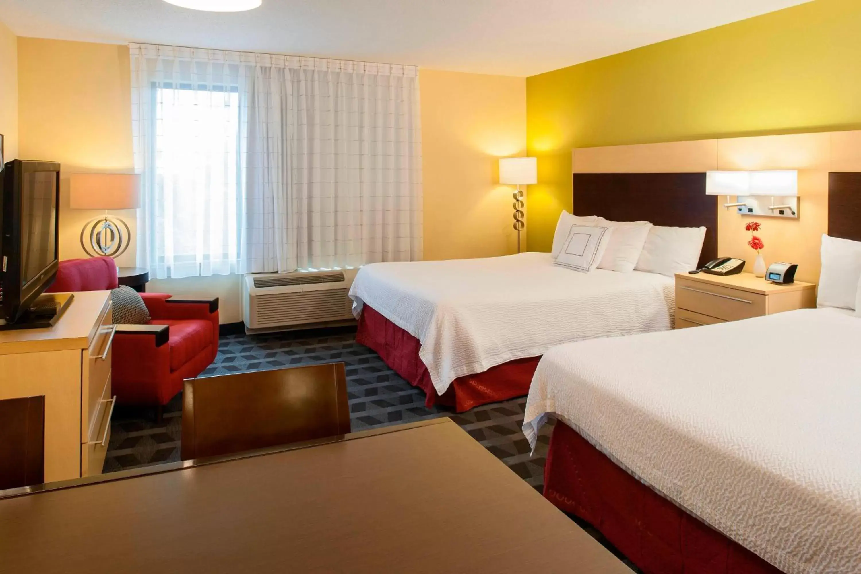 Photo of the whole room, Bed in TownePlace Suites by Marriott Bethlehem Easton/Lehigh Valley