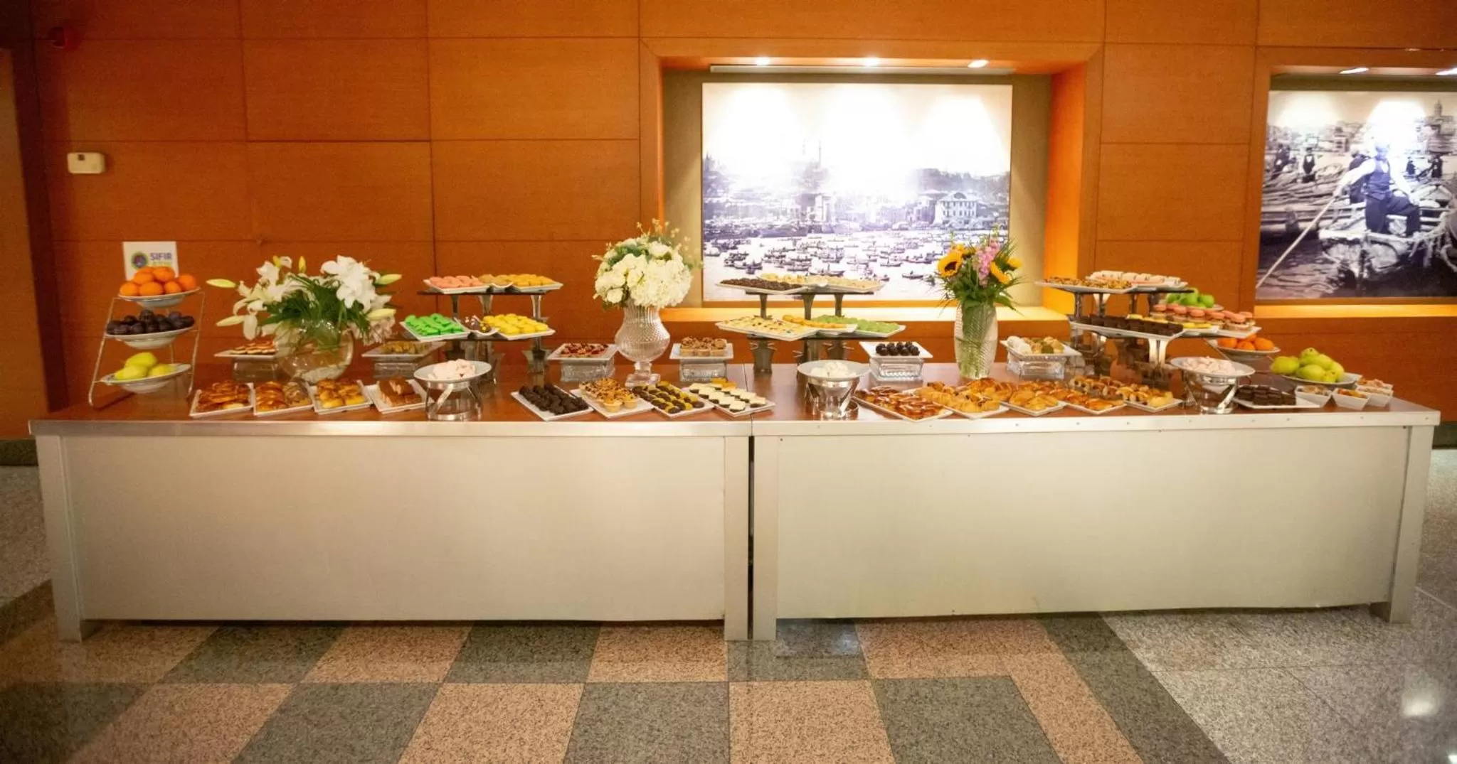 Dining area in Point Hotel Taksim