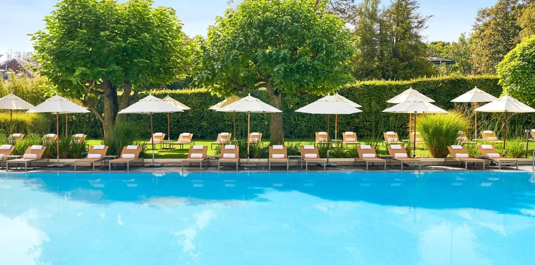 Swimming Pool in InterContinental Genève, an IHG Hotel