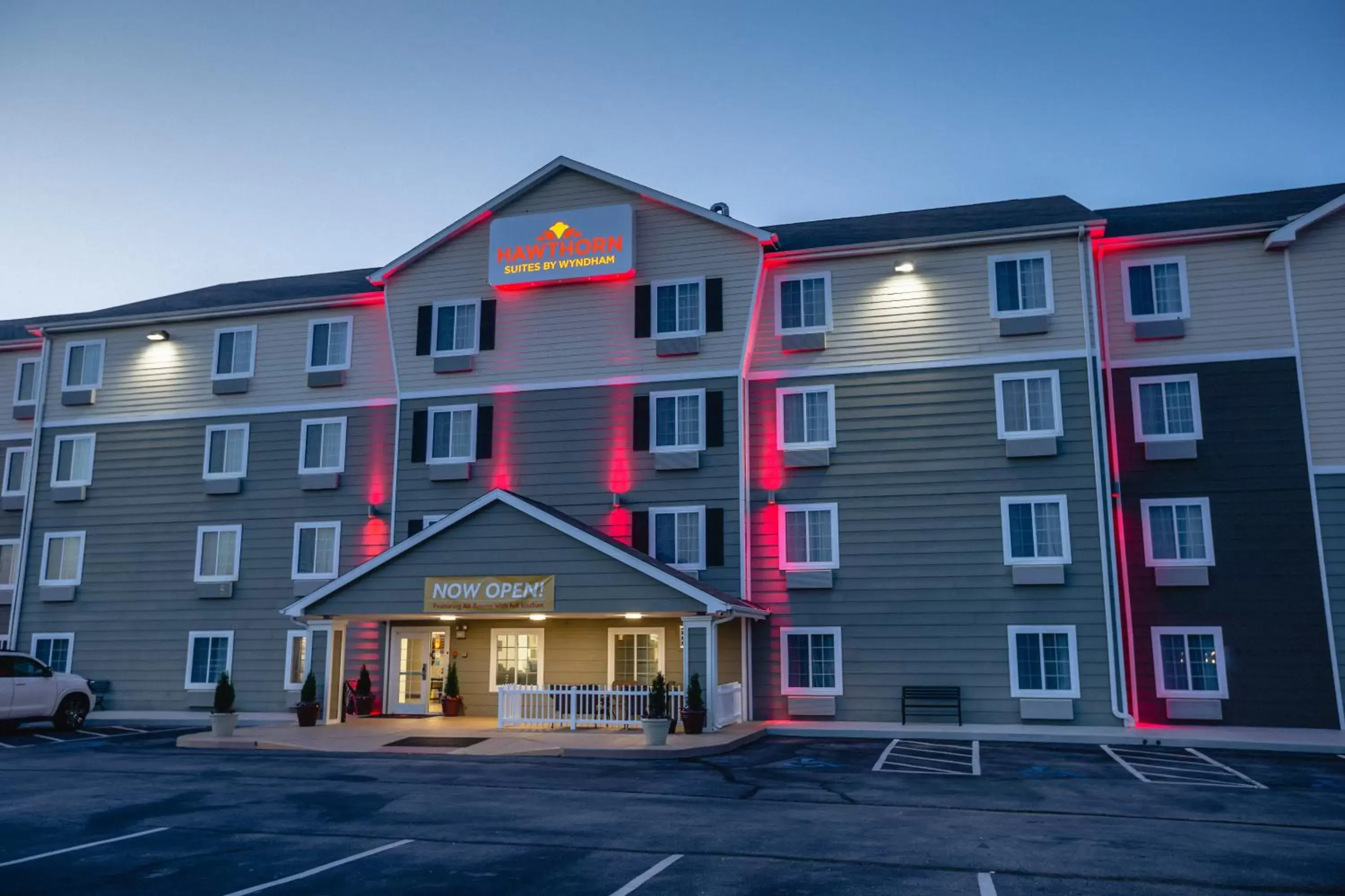 Facade/entrance, Property Building in Hawthorn Suites by Wyndham St. Robert/Ft. Leonard Wood