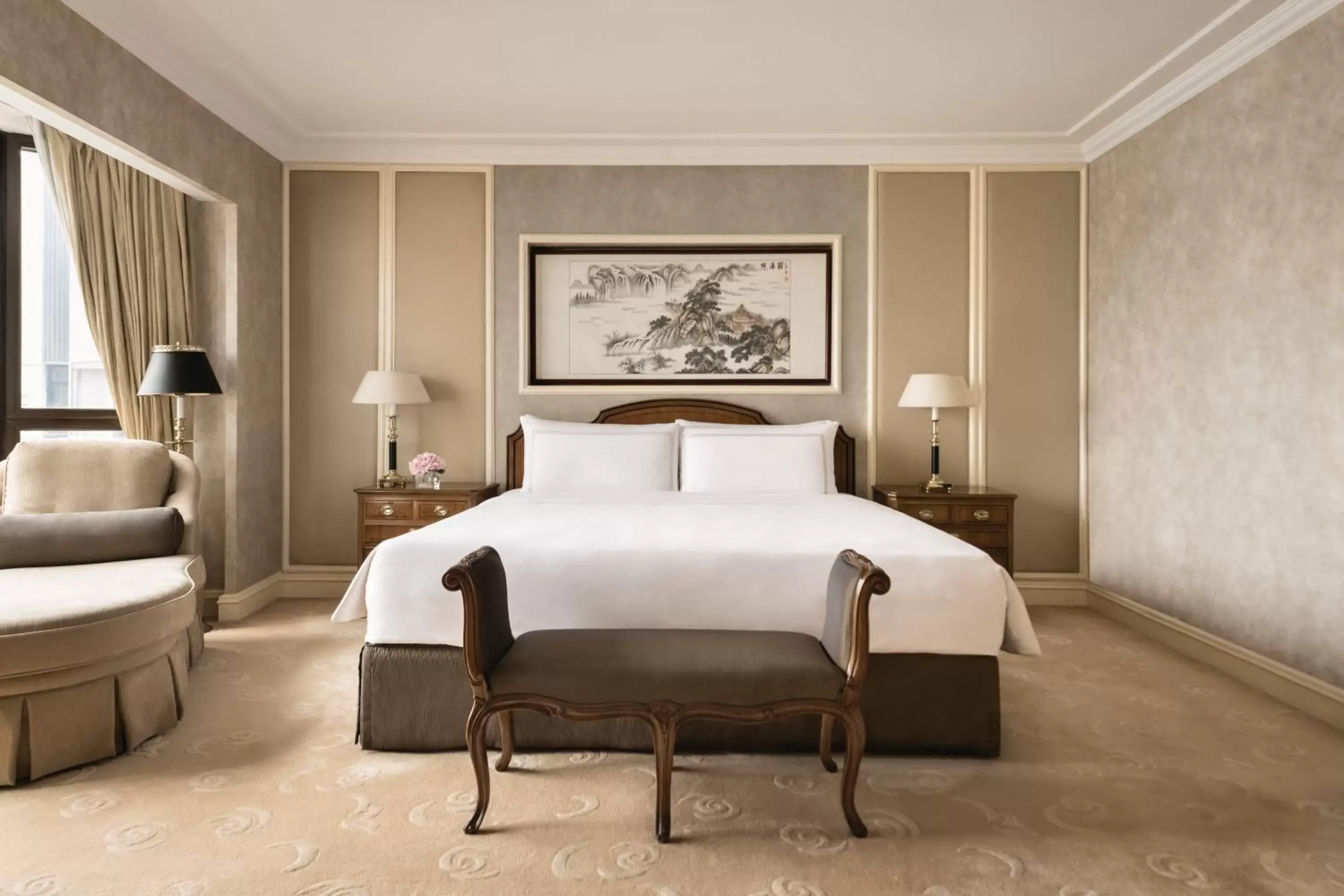 Bedroom, Bed in Shangri-La Shenzhen - Nearby Luohu Border, Outdoor Swimming Pool Bedroom, Bed in Shangri-La Shenzhen - Nearby Luohu Border, Outdoor Swimming Pool
