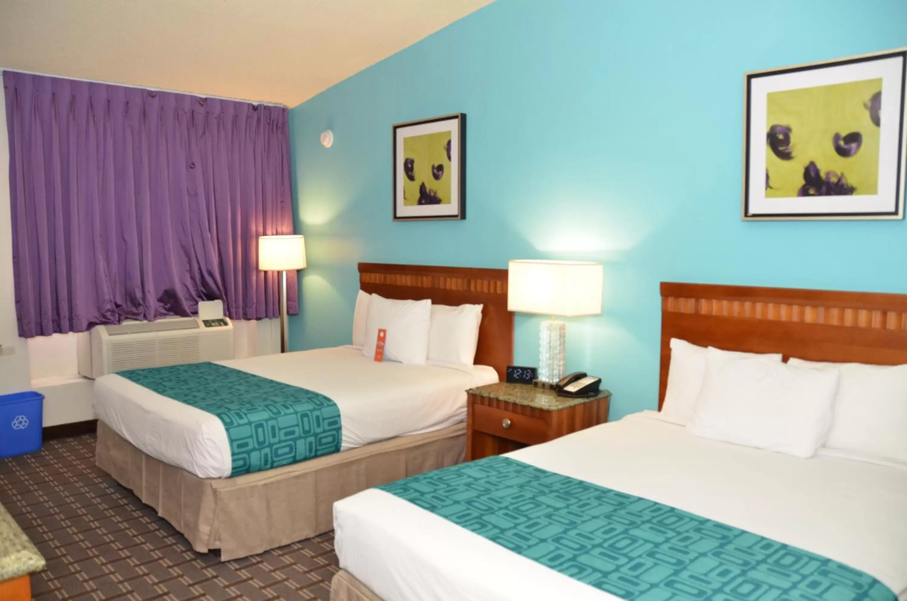 Bed in Howard Johnson by Wyndham Yuma