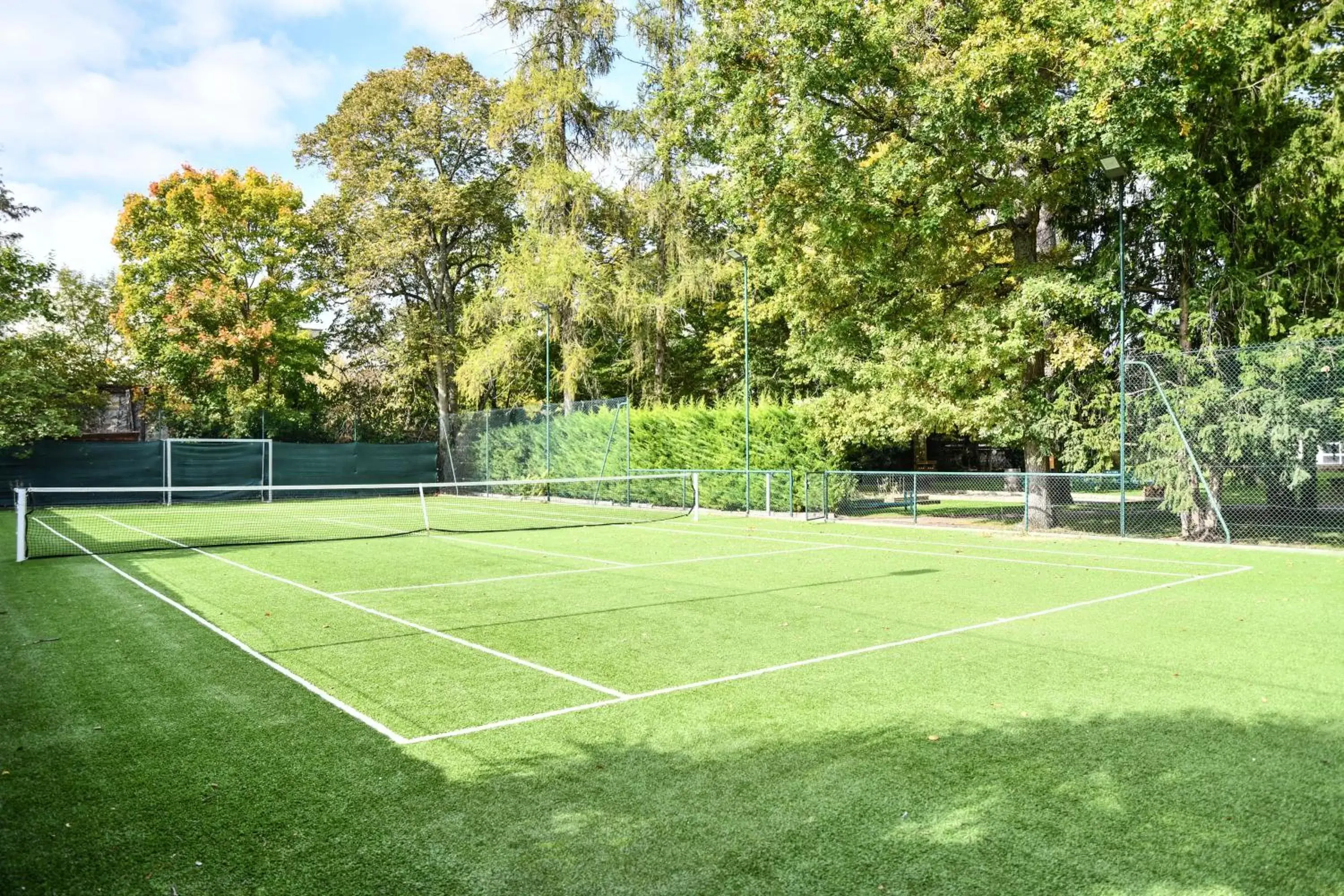 Tennis court, Tennis/Squash in Mercure Château de Fontainebleau