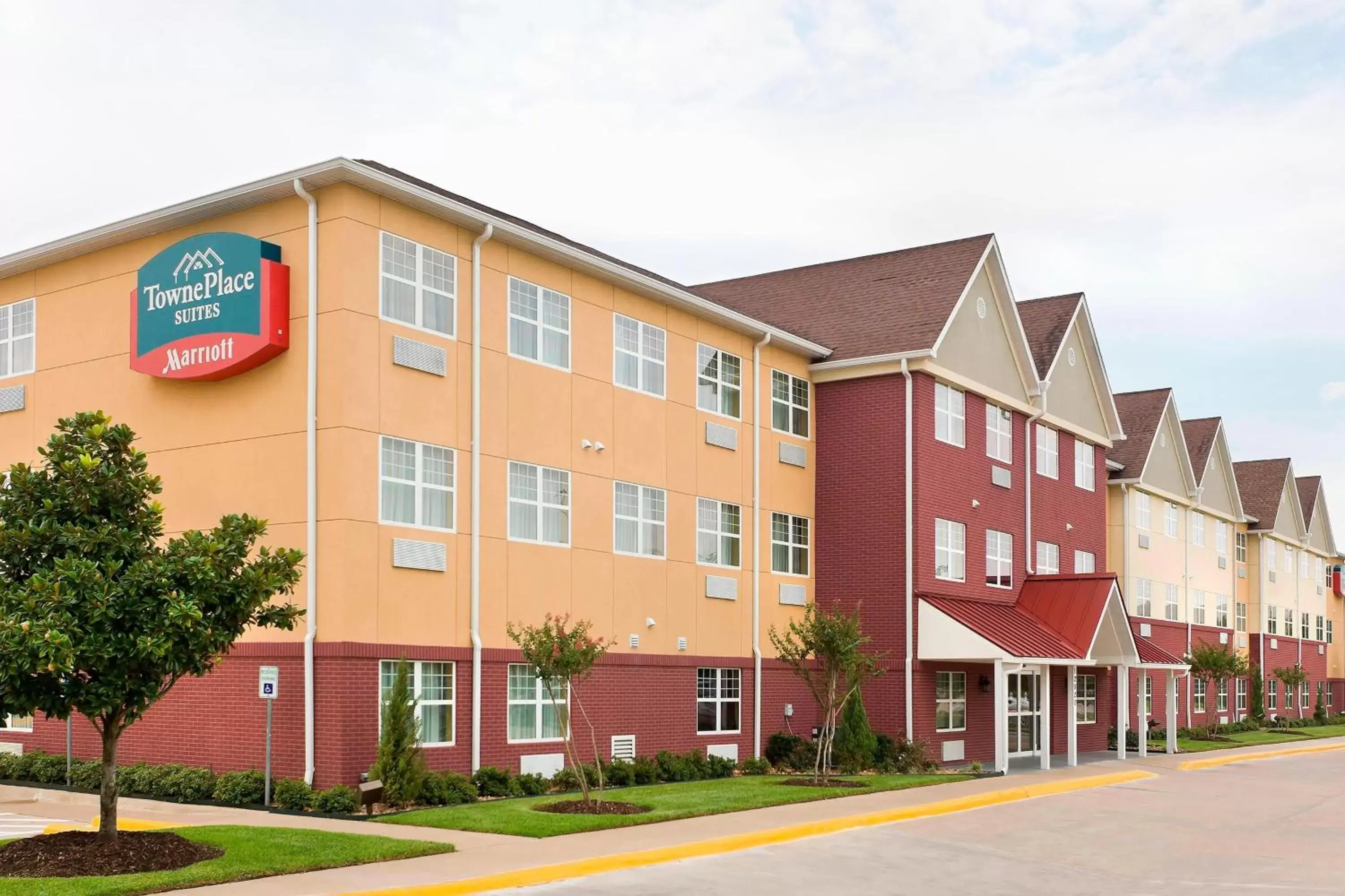 Property Building in TownePlace Suites Houston Brookhollow