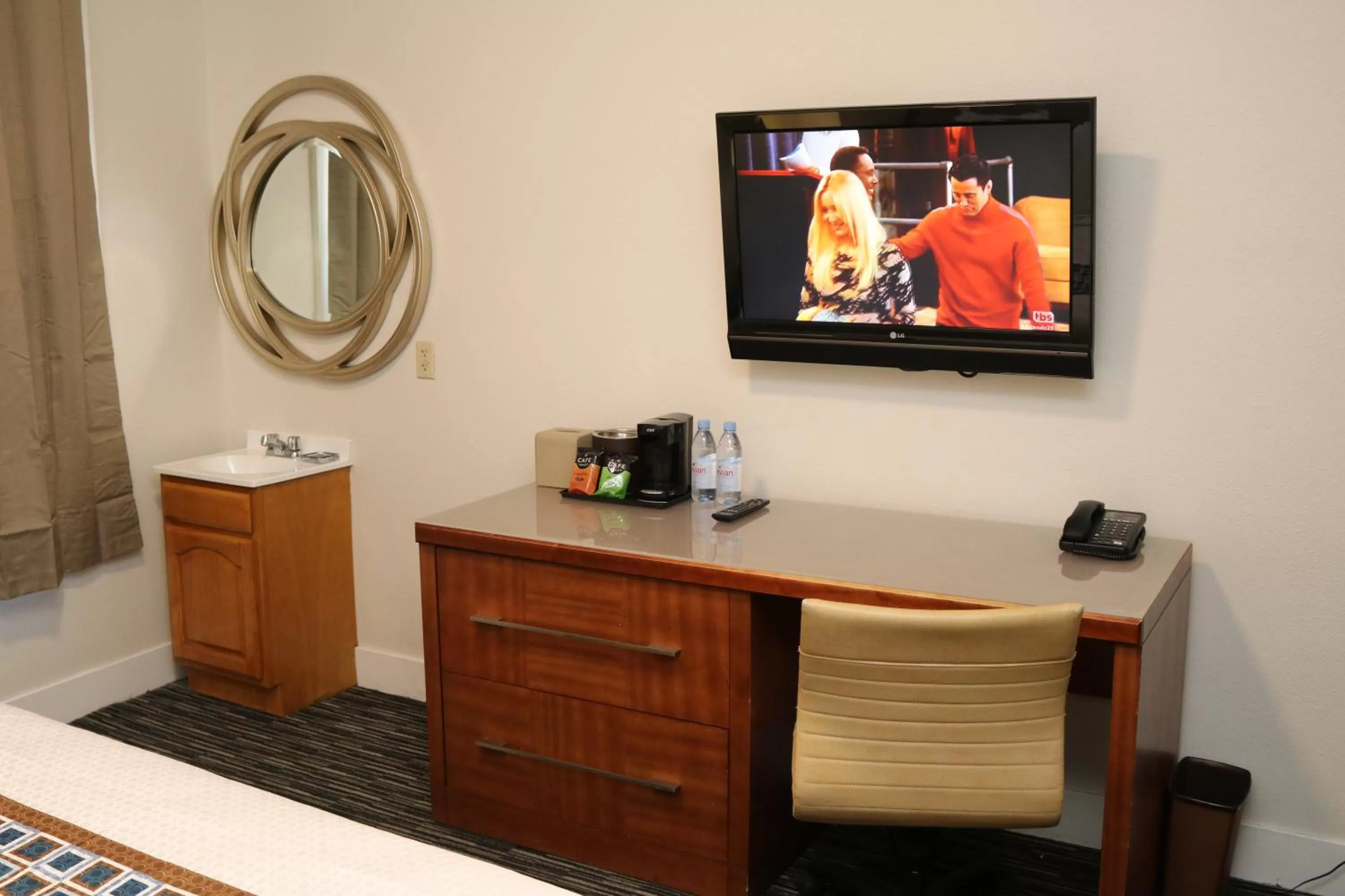 TV/Entertainment Center in Inn@Market