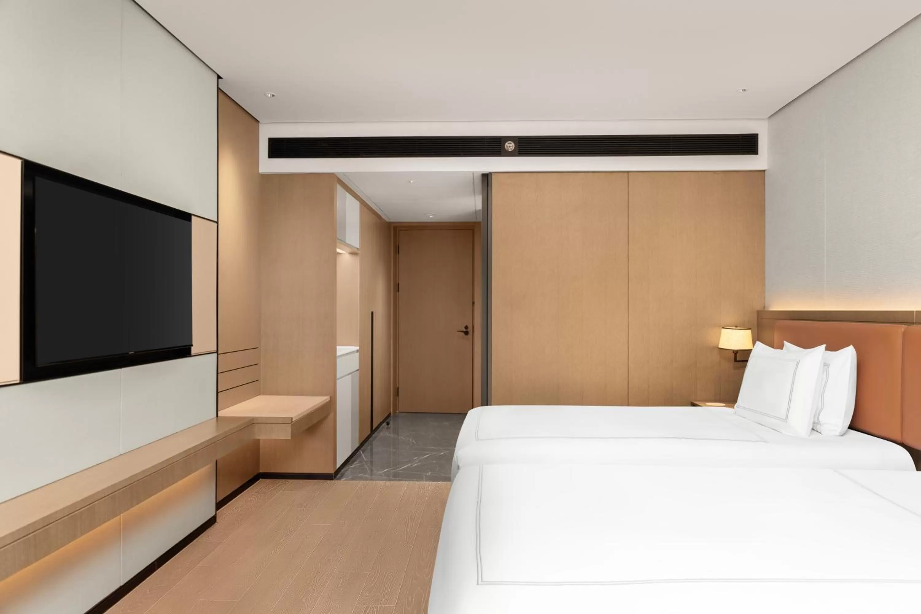 Bed in Swissotel Beijing Hong Kong Macau Center - 1 min to subway