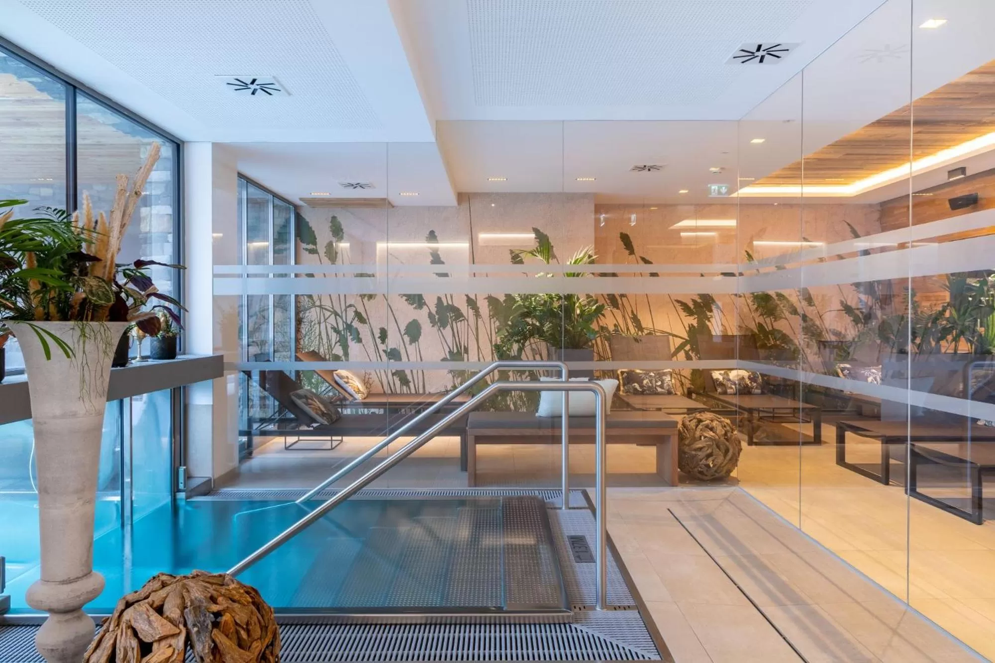 Swimming pool in Mountain Hotel Luis