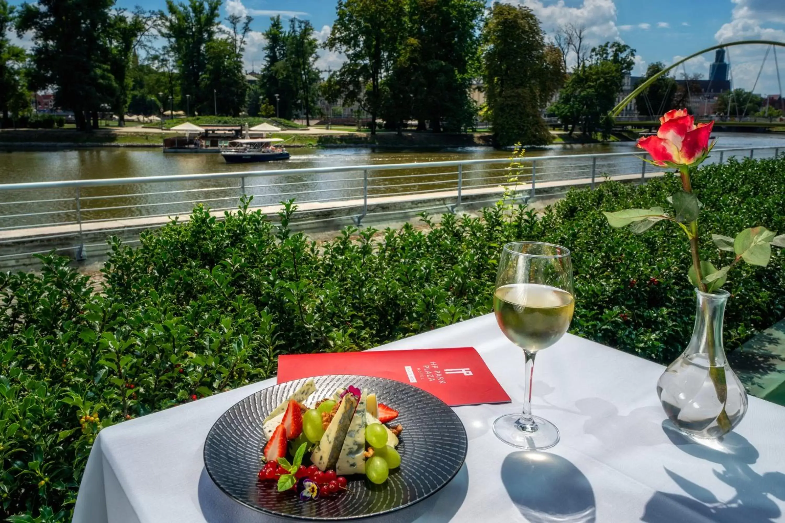 Restaurant/places to eat in HP Park Plaza Restaurant/places to eat in HP Park Plaza