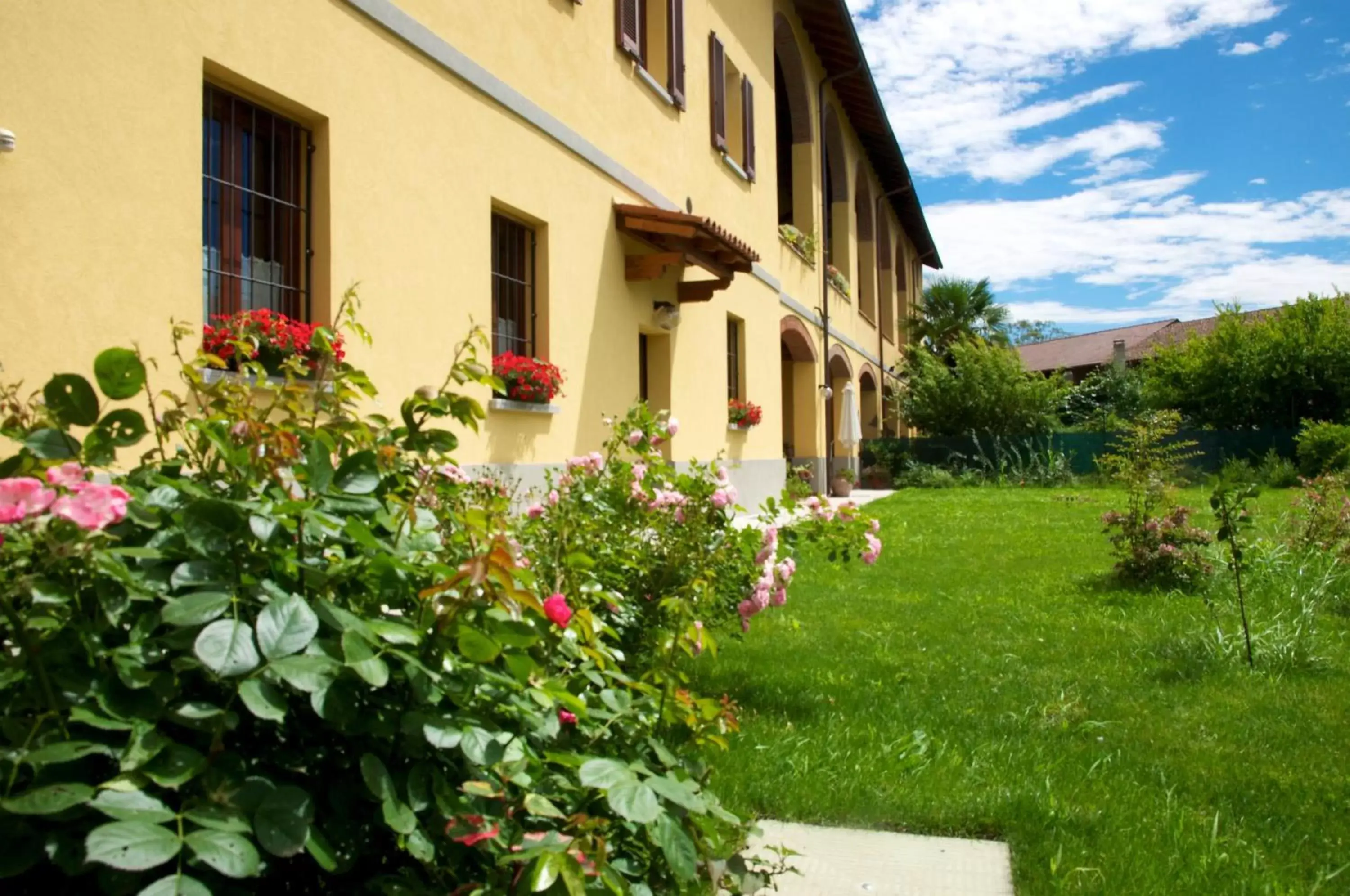 Garden, Property Building in Cascina delle Mele