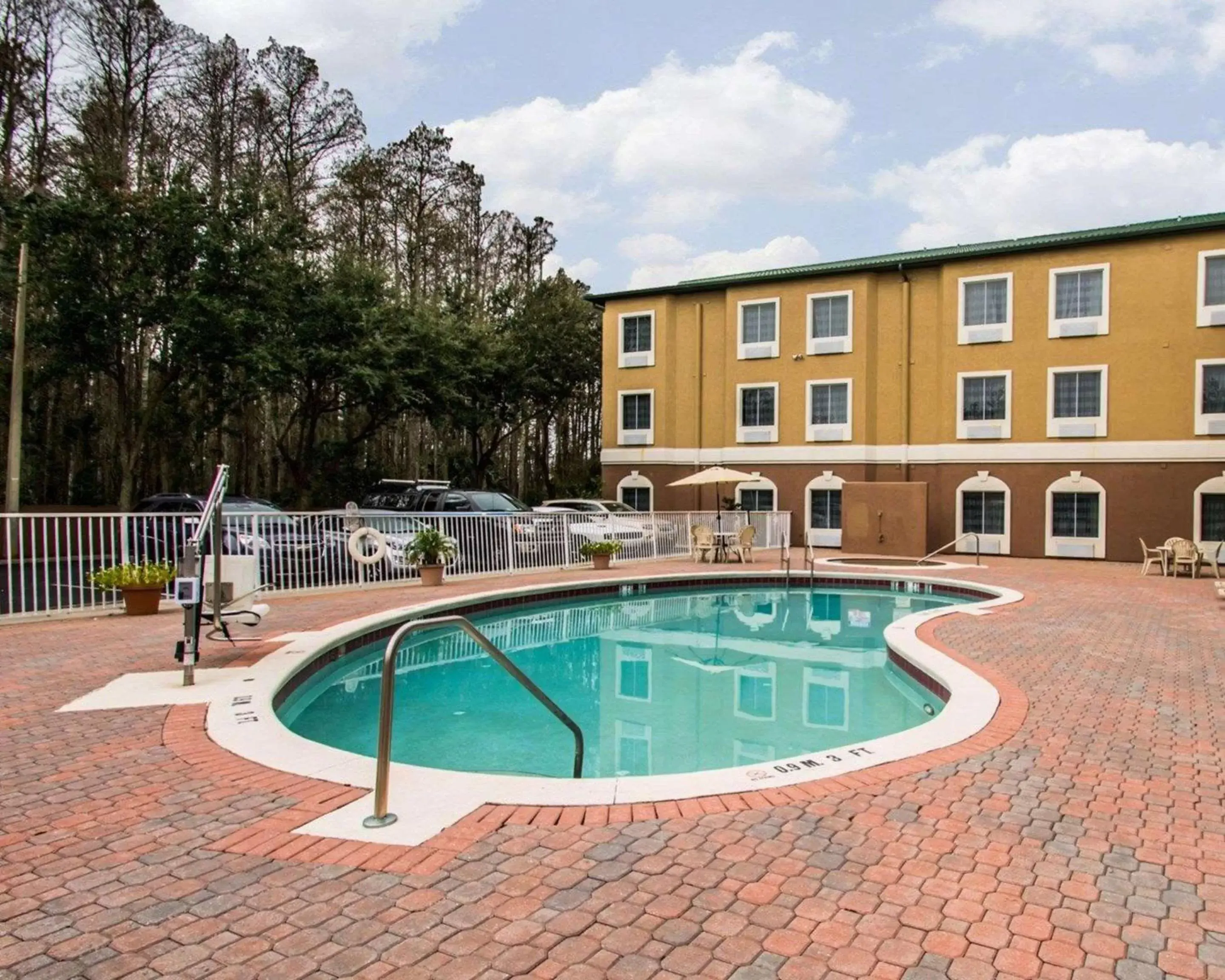 On site, Swimming Pool in Sleep Inn & Suites Orlando Airport