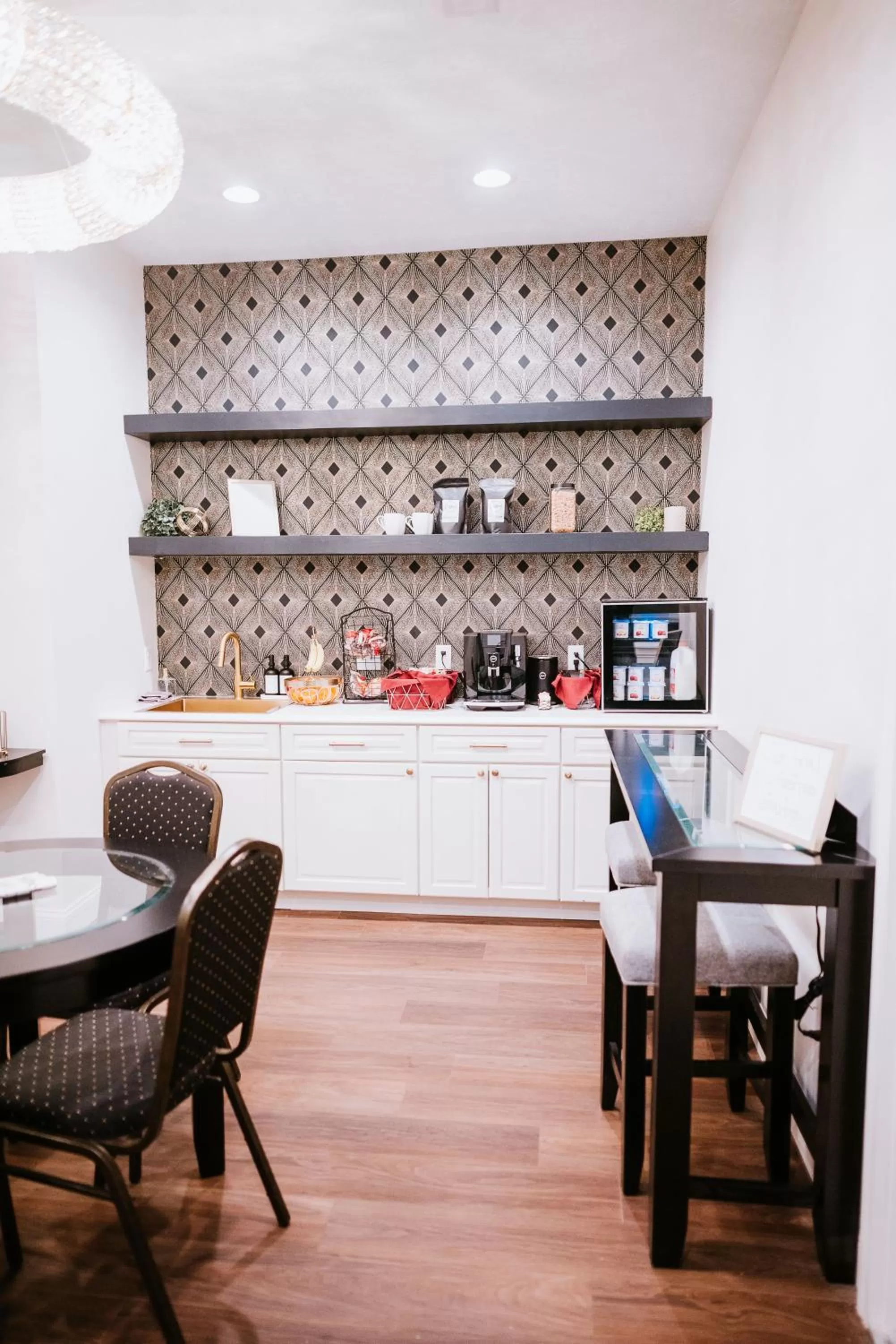 Breakfast in Inn On Central