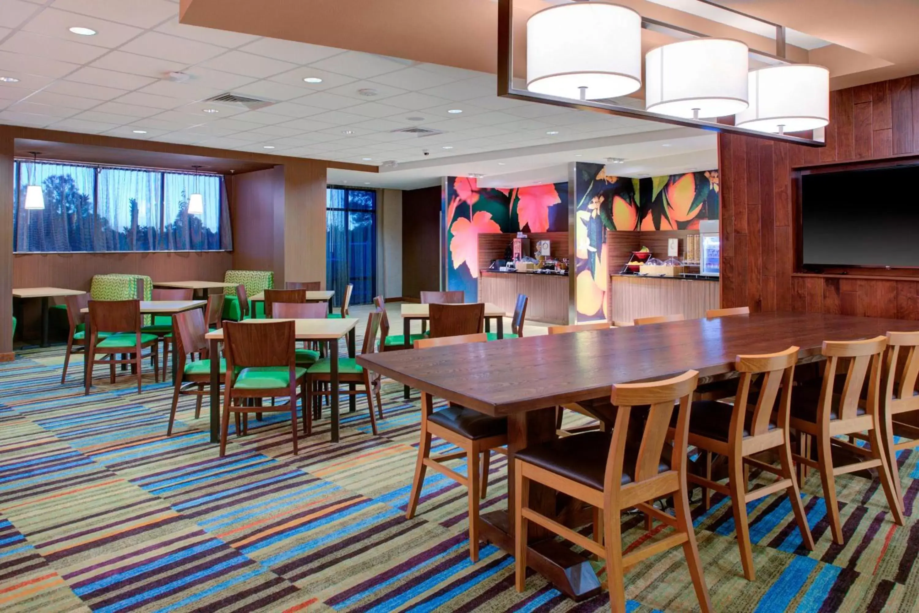 Breakfast in Fairfield Inn & Suites by Marriott Flagstaff East