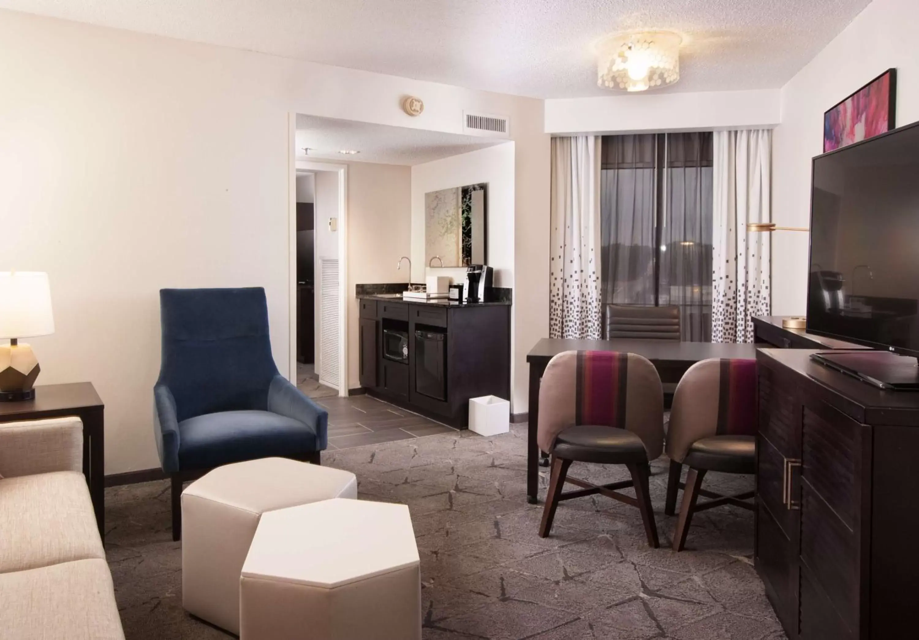 Living room, Seating Area in Embassy Suites by Hilton Raleigh Crabtree