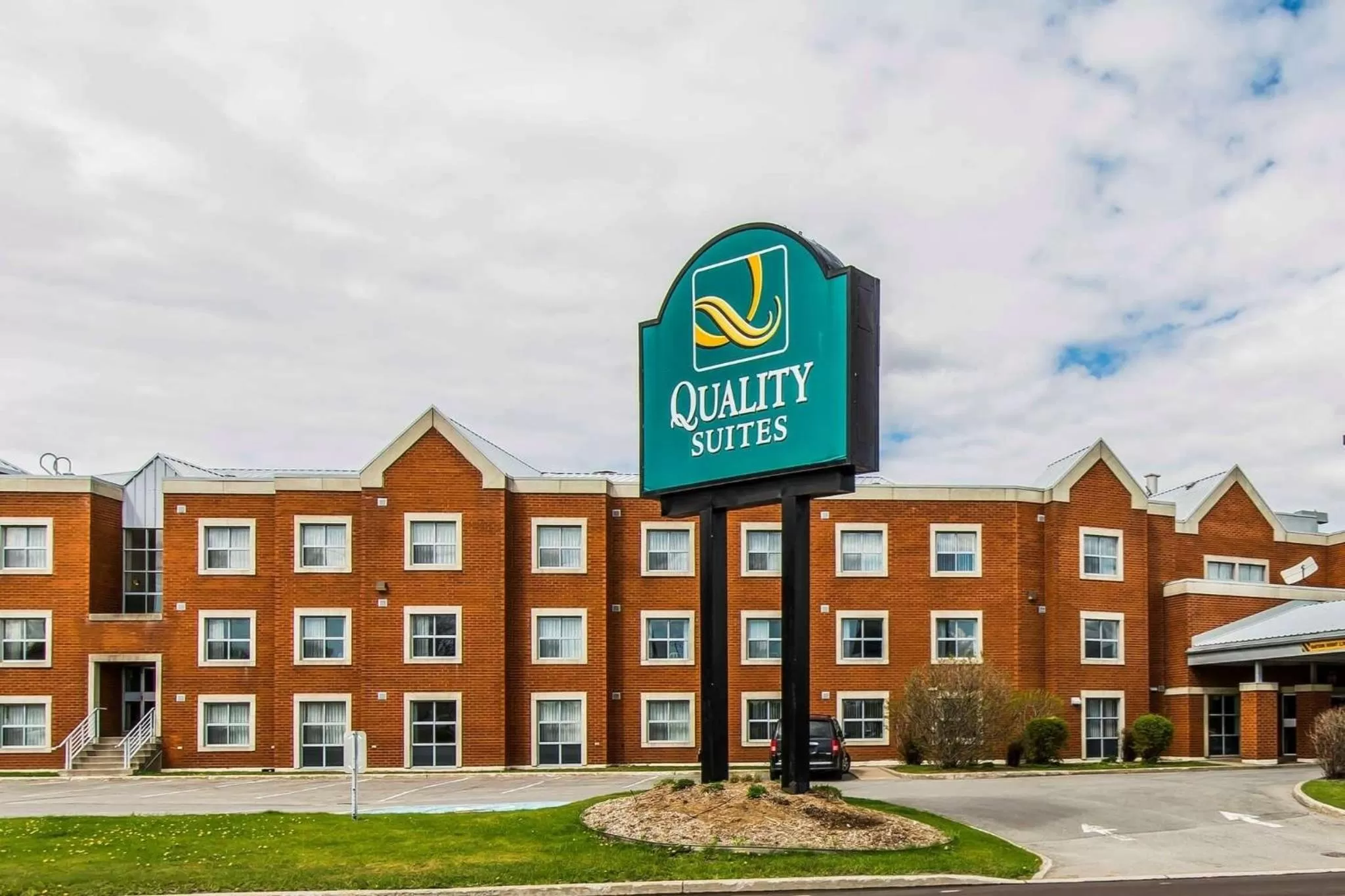 Property building in Quality Suites