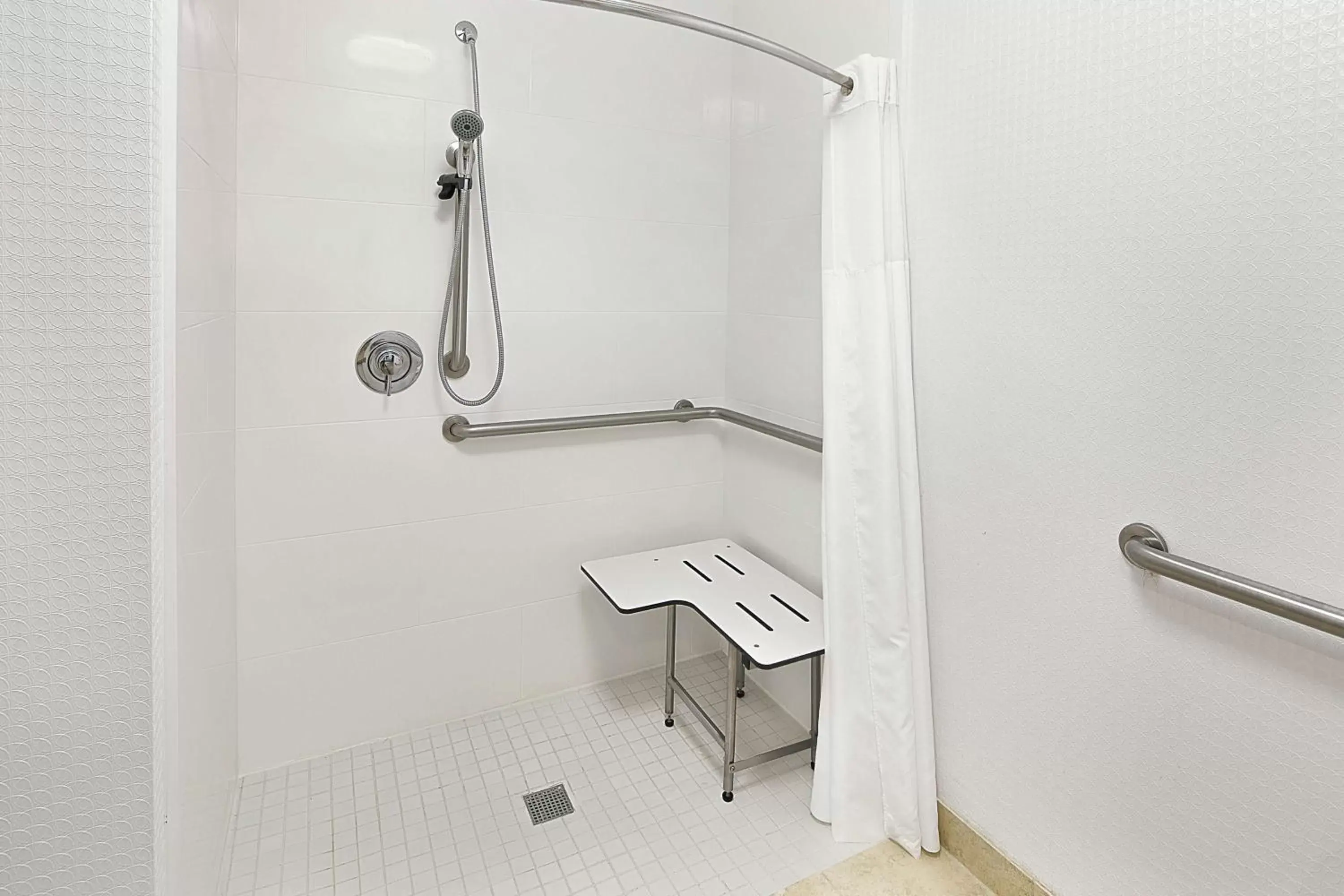 Bed in Hampton Inn Atlanta-Newnan Bed in Hampton Inn Atlanta-Newnan