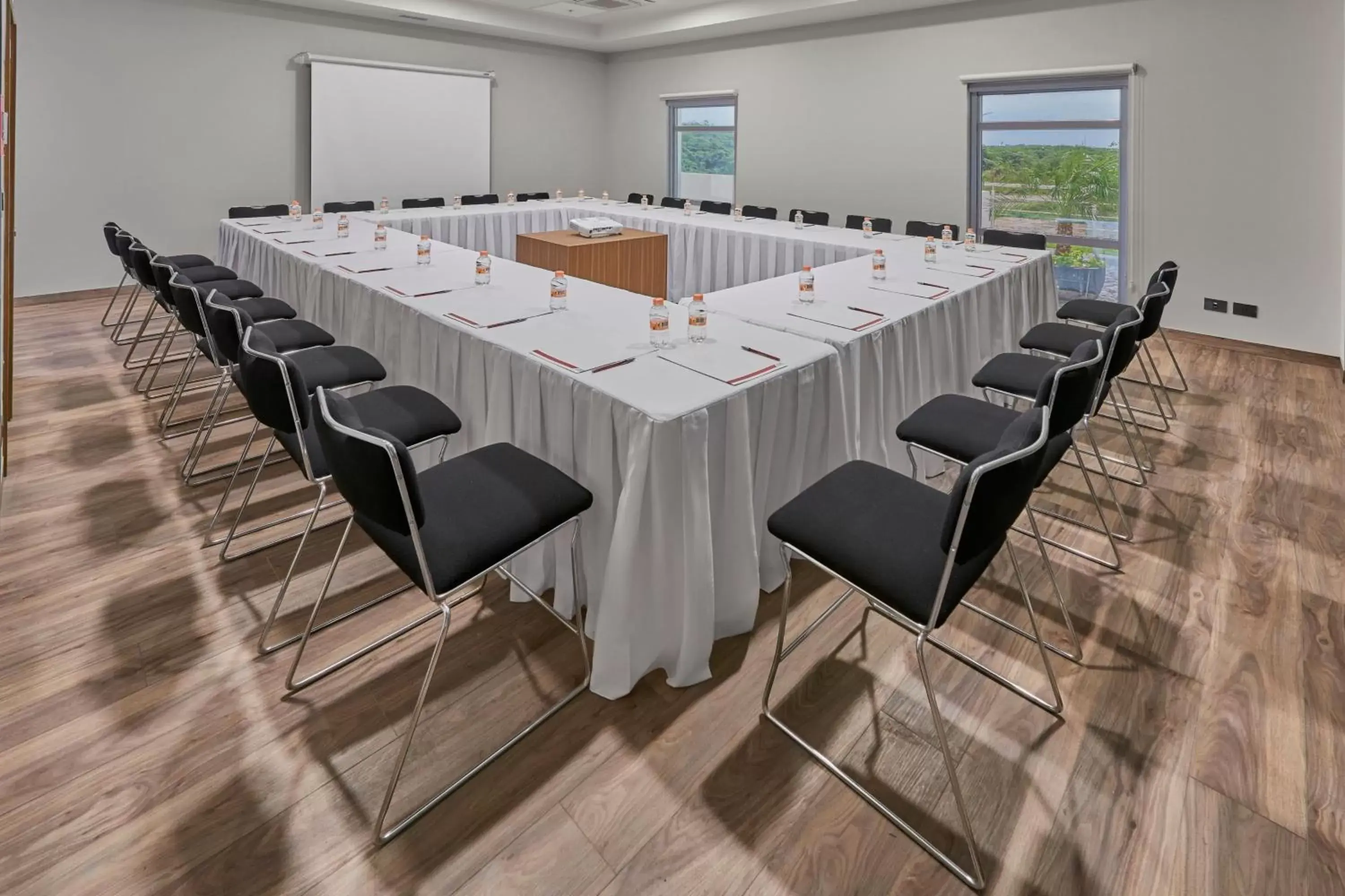 Meeting/conference room in City Express Plus by Marriott Cancun Aeropuerto Riviera