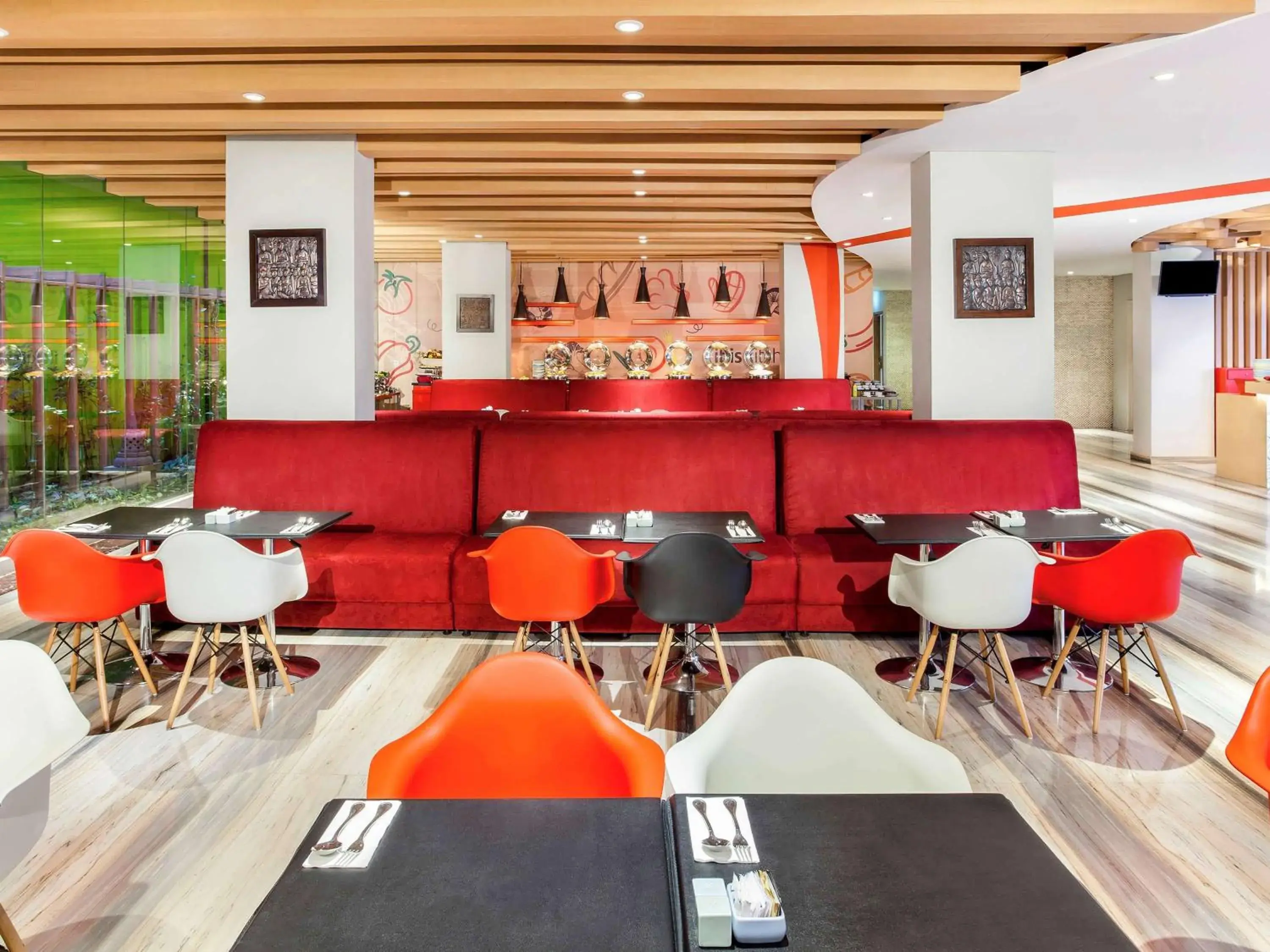 Restaurant/places to eat, Lounge/Bar in ibis Yogyakarta Adi Sucipto