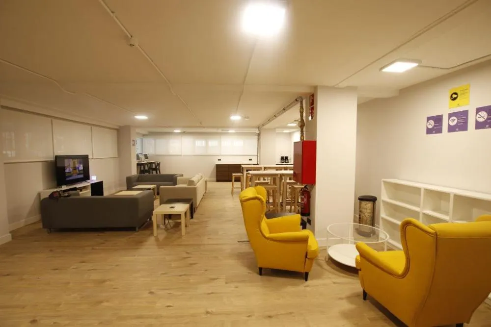 Living room in Bilbao Metropolitan Hostel by Bossh! Hotels