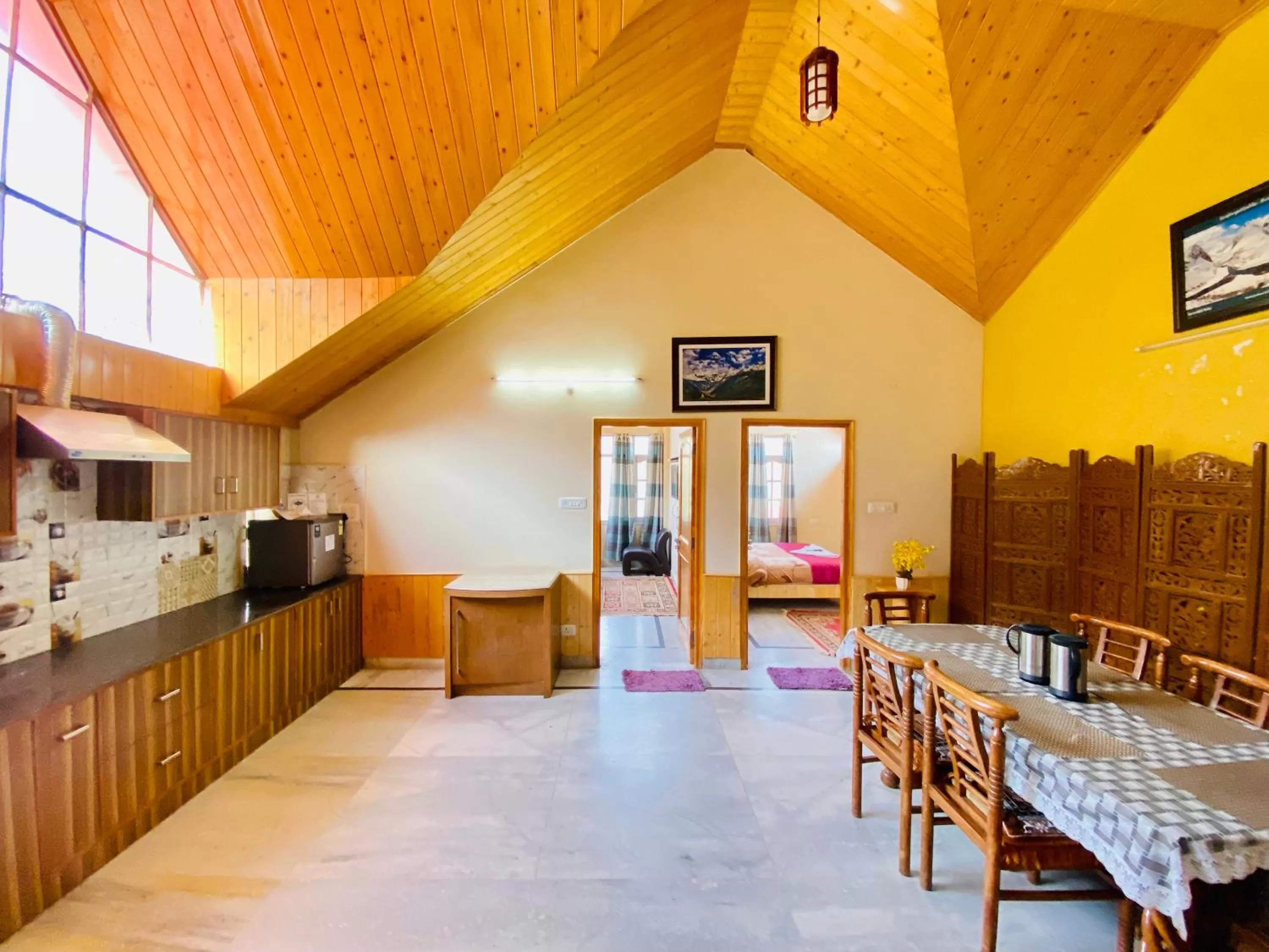 Kitchen or kitchenette, Dining Area in Sai Cottage Shimla