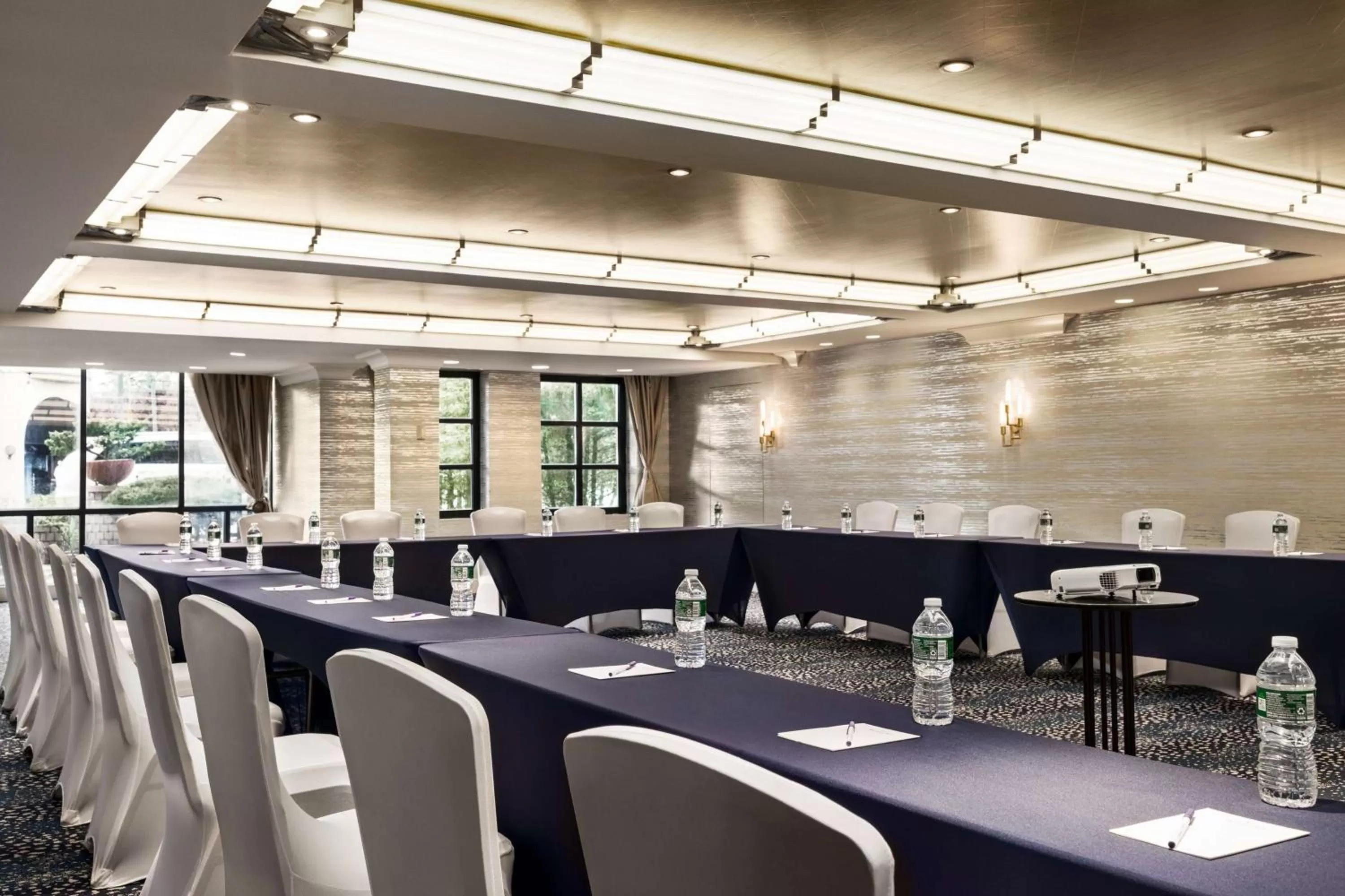 Meeting/conference room in Inn at Great Neck
