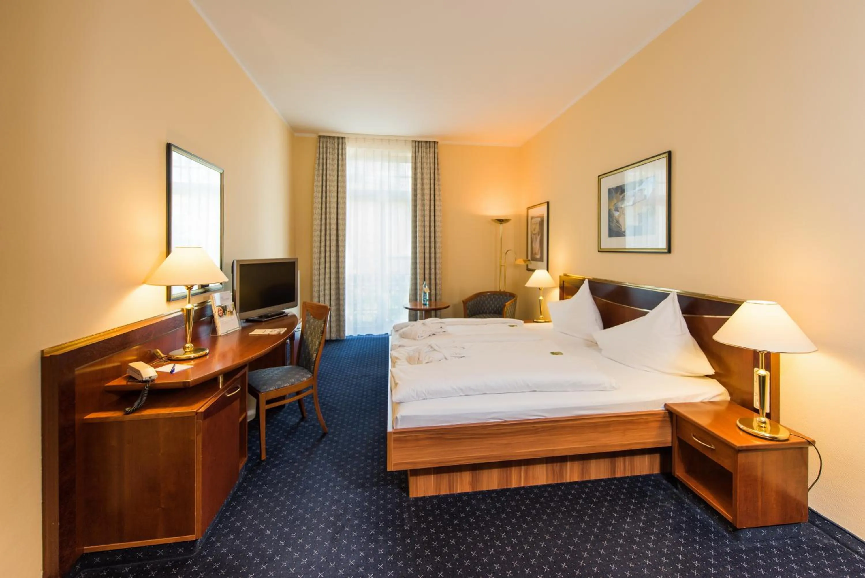 Photo of the whole room, Bed in Göbel`s Hotel Quellenhof