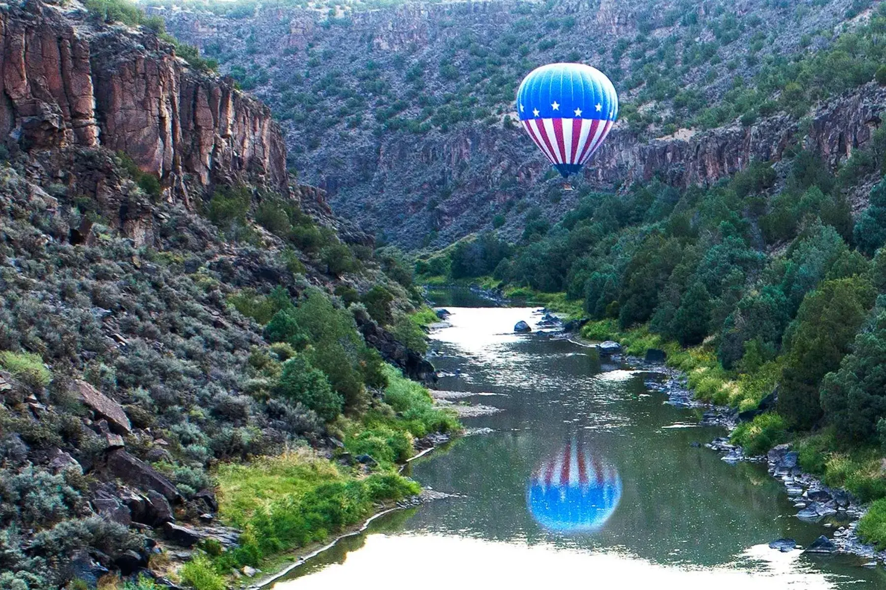 Entertainment in Rosewood Inn of the Anasazi