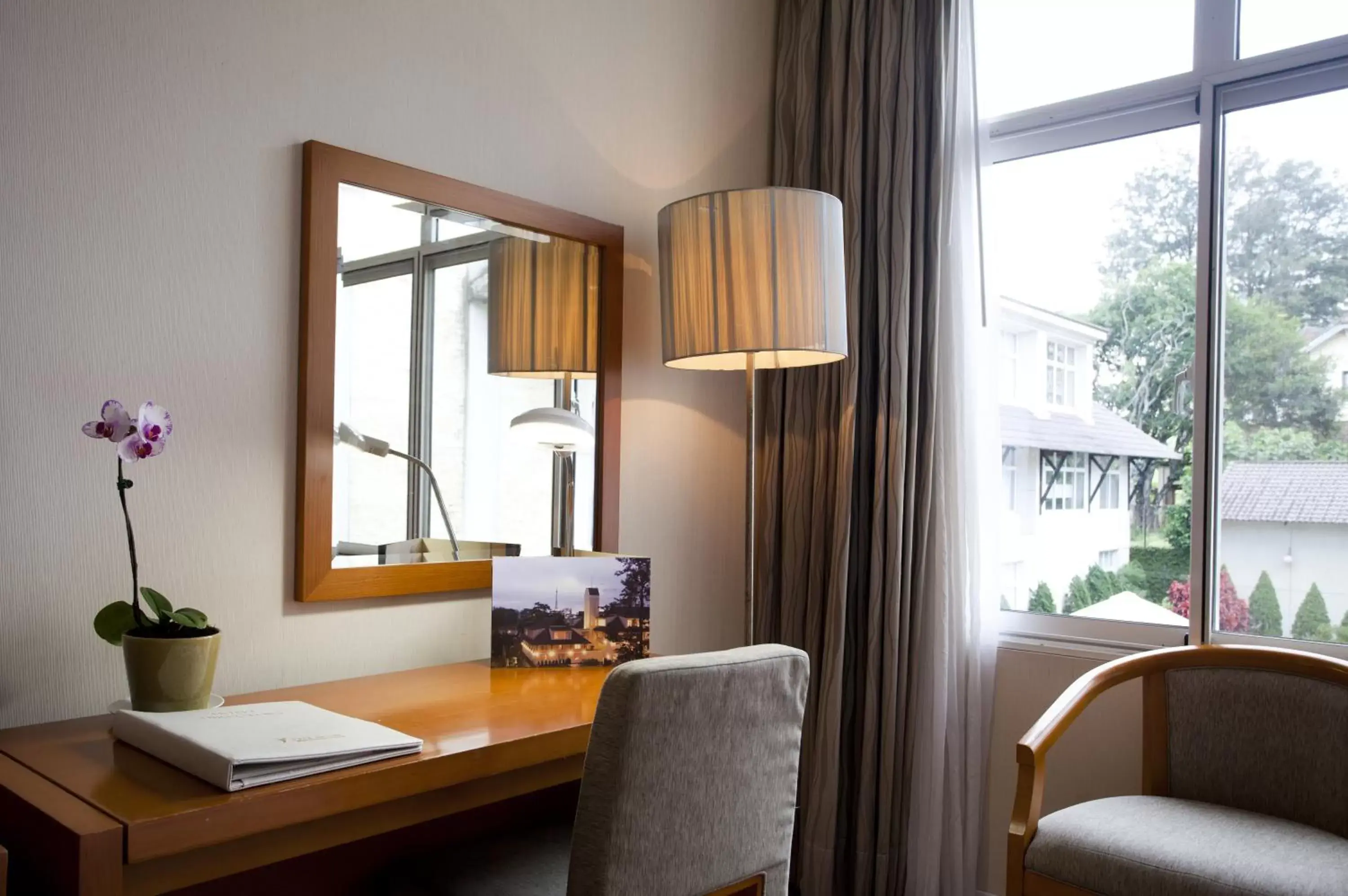 View (from property/room), Seating Area in Muong Thanh Holiday Da Lat Hotel