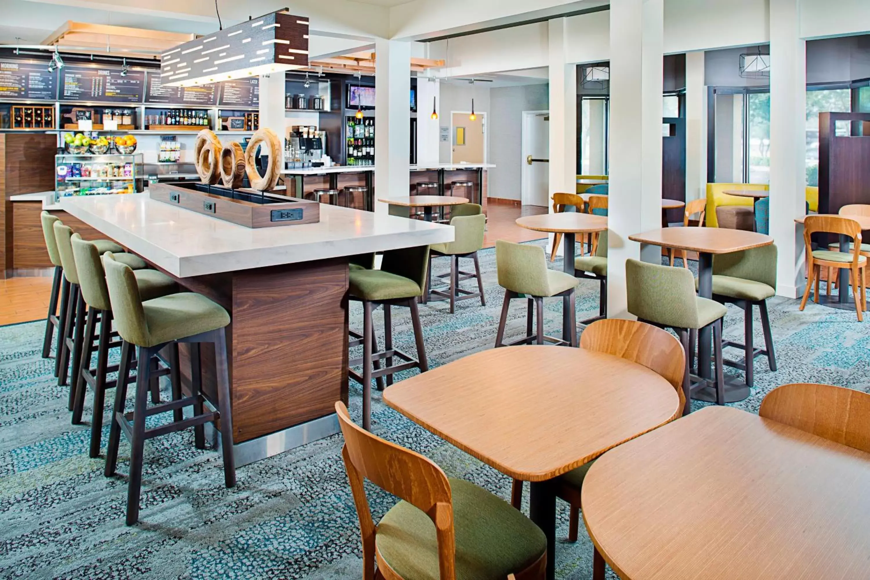 Restaurant/places to eat, Lounge/Bar in Courtyard by Marriott Tucson Williams Centre