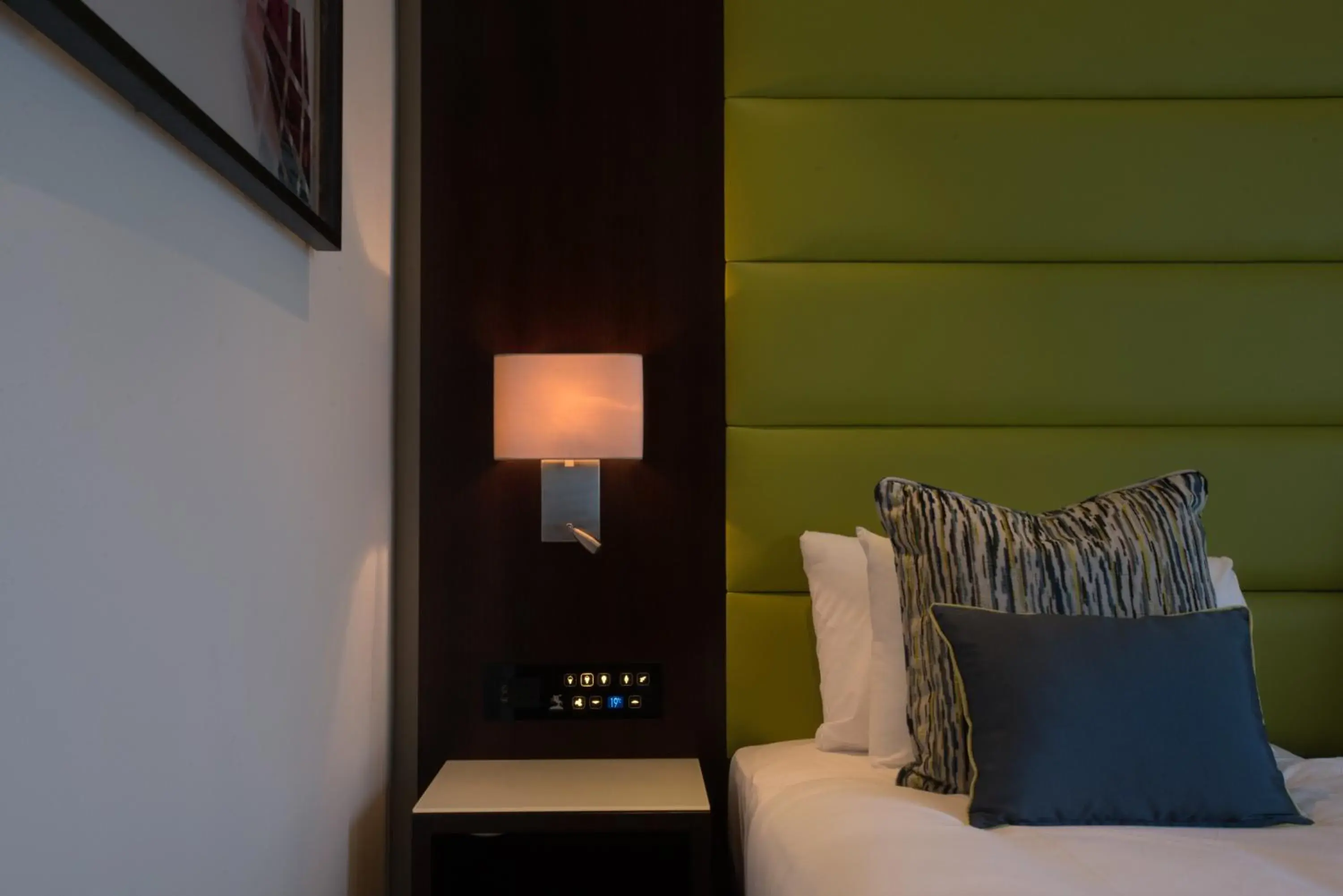 Single Room in St George's Hotel - Wembley Single Room in St George's Hotel - Wembley